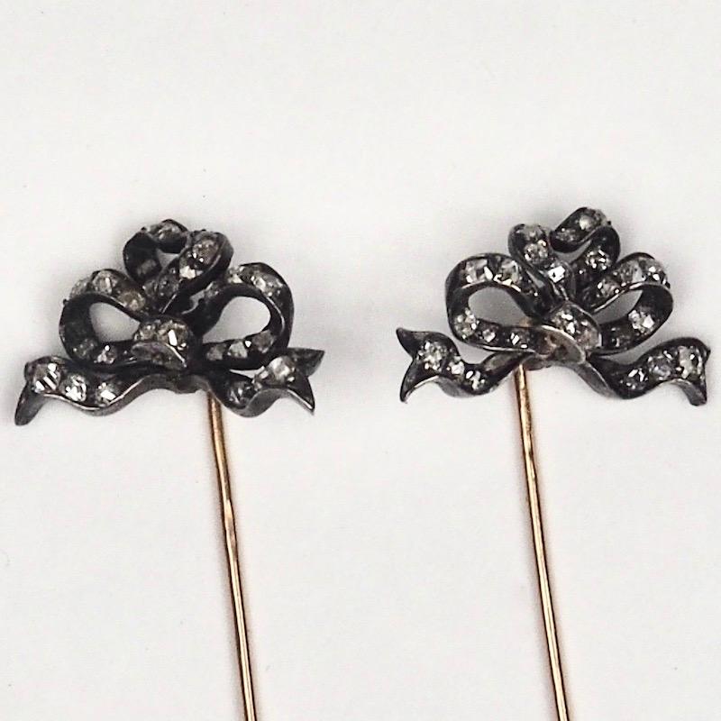 Pair of Early 1900s French Gold and Diamond Pins In Good Condition In London, GB