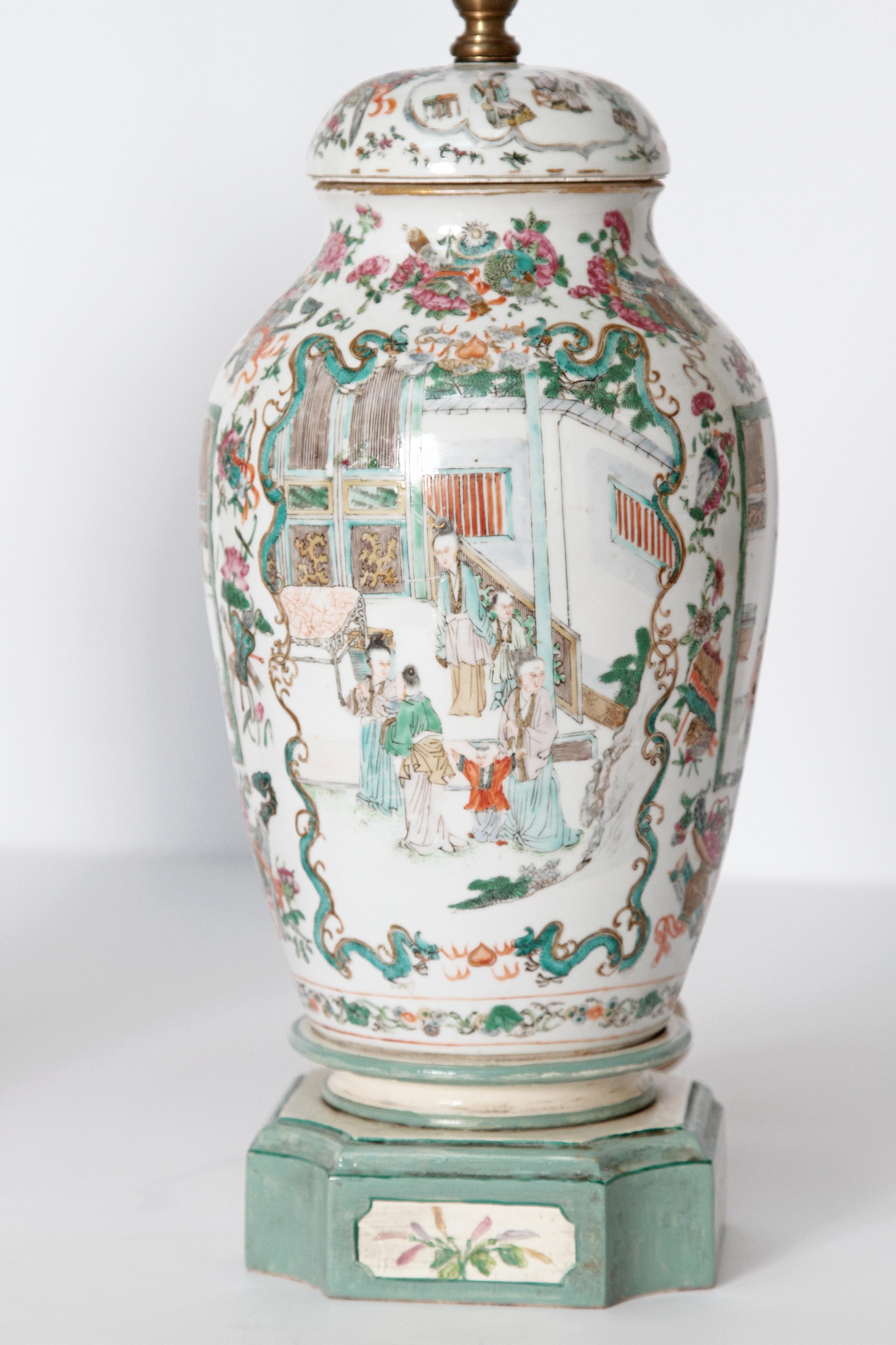 Pair of Early 19th Century Chinese Porcelain Lidded Jars as Lamps 5
