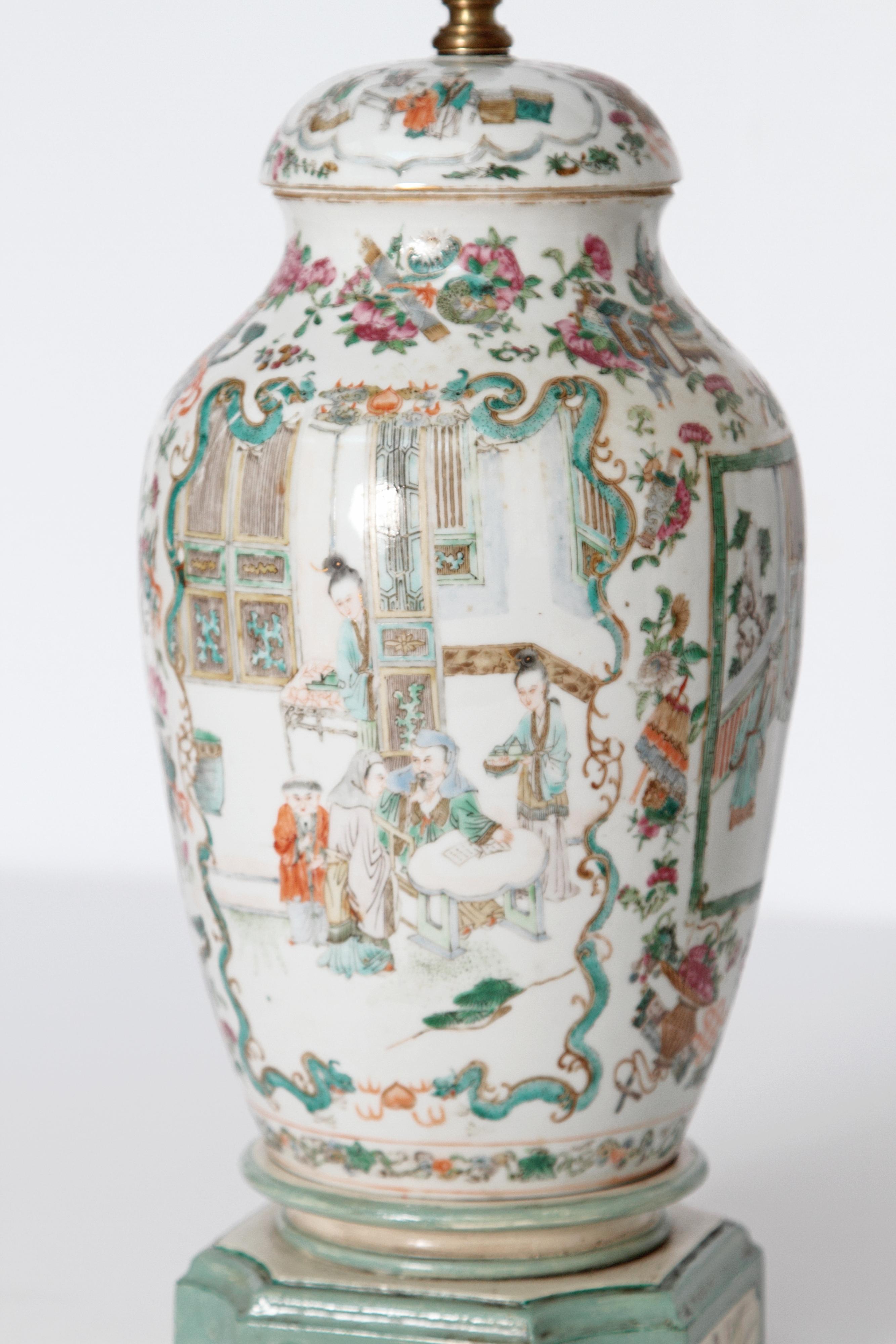 Pair of Early 19th Century Chinese Porcelain Lidded Jars as Lamps 3