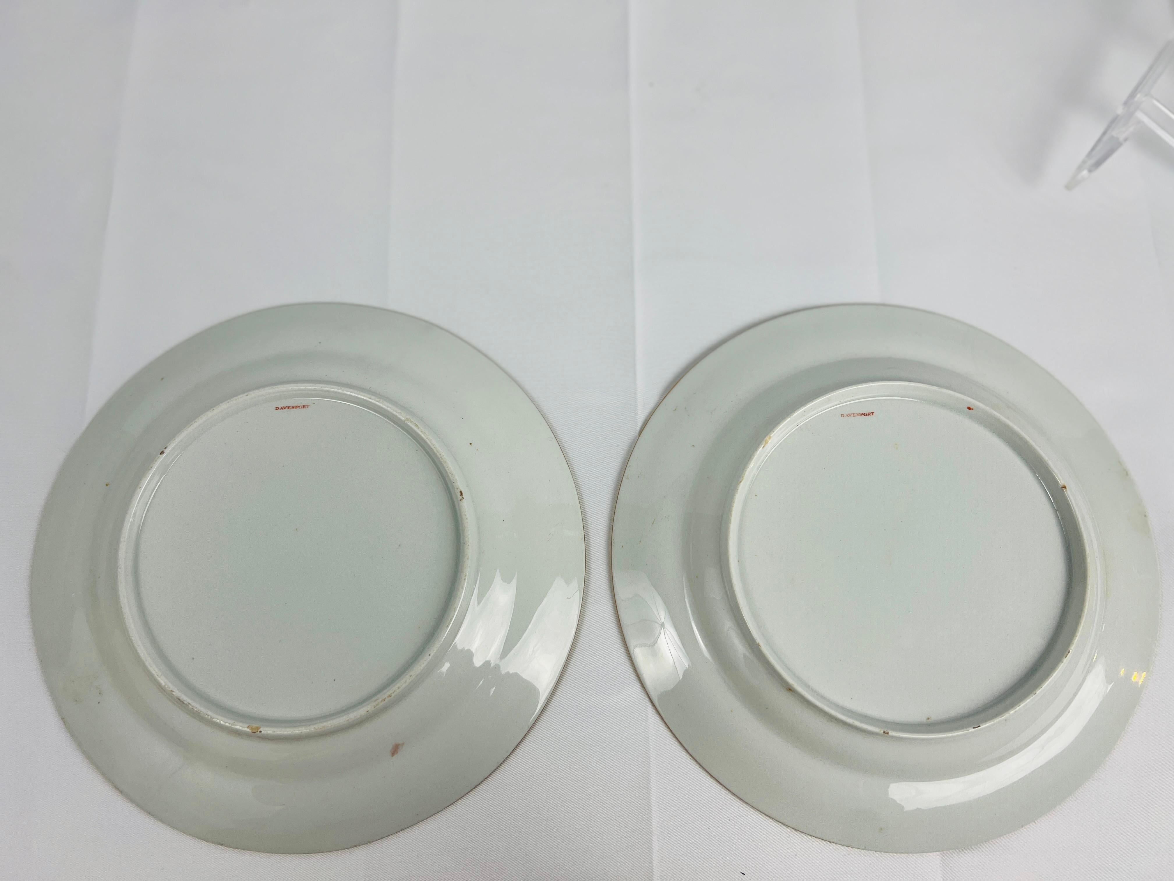XIXe siècle Paire d'assiettes de 9