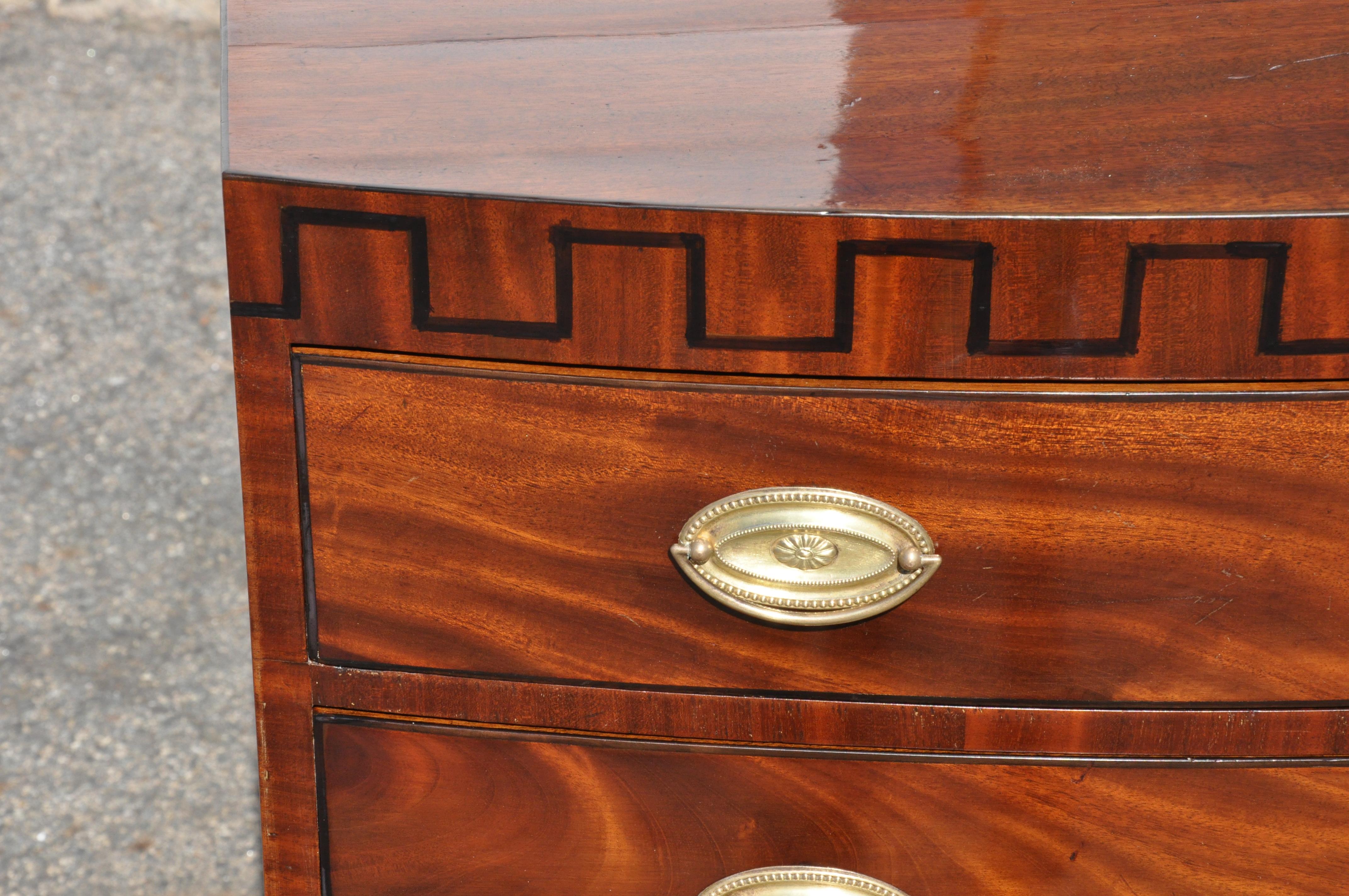 Pair Early 19th Century English Mahogany Hepplewhite Bowfront Chest of Drawers In Good Condition In Essex, MA