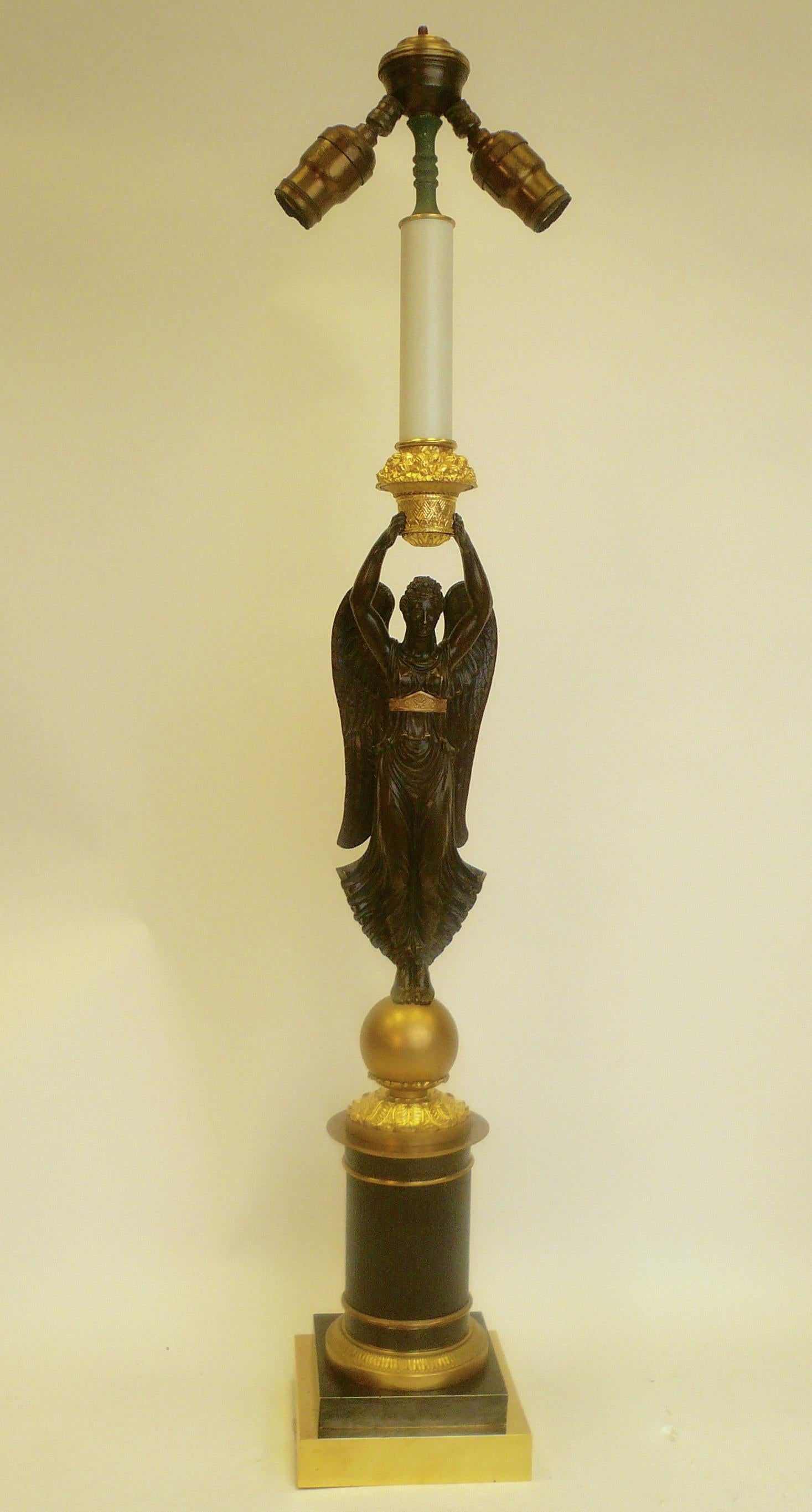 Pair of Early 19th Century French Empire Figural Bronze Lamps In Good Condition In Pittsburgh, PA