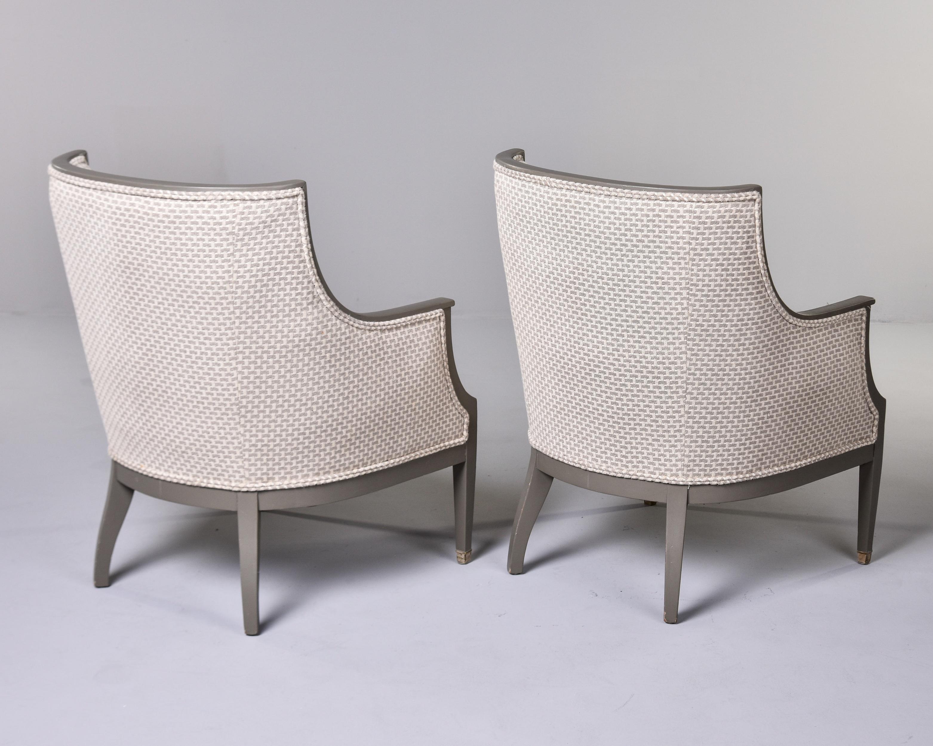 Schwedische Stühle des frühen 20. Jahrhunderts mit bemalten Rahmen und neuer Polsterung, Paar im Angebot 2