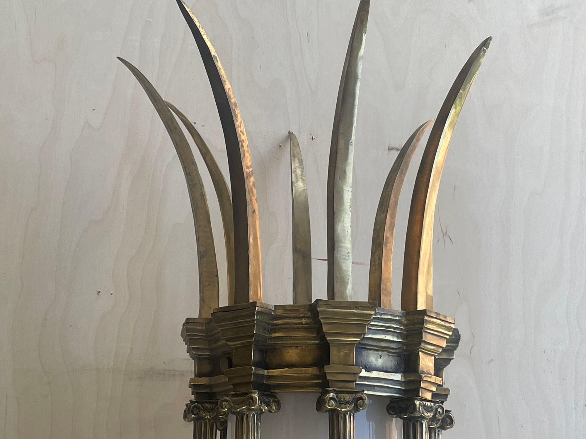 Paire d'appliques à lanterne en bronze à pointes avec verre, du début du 20e siècle, de style victorien américain Bon état - En vente à Los Angeles, CA