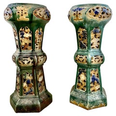 Paar chinesische Sancai-Terrakotta-Sockel oder -Ständer aus dem frühen 20. Jahrhundert