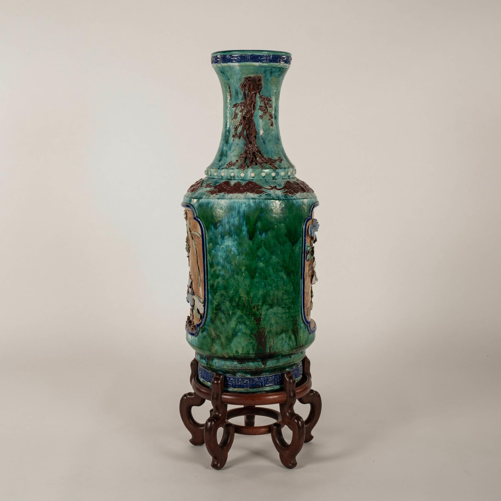 Chinois Paire de vases chinois Shiwan émaillés turquoise du début du 20e siècle en vente