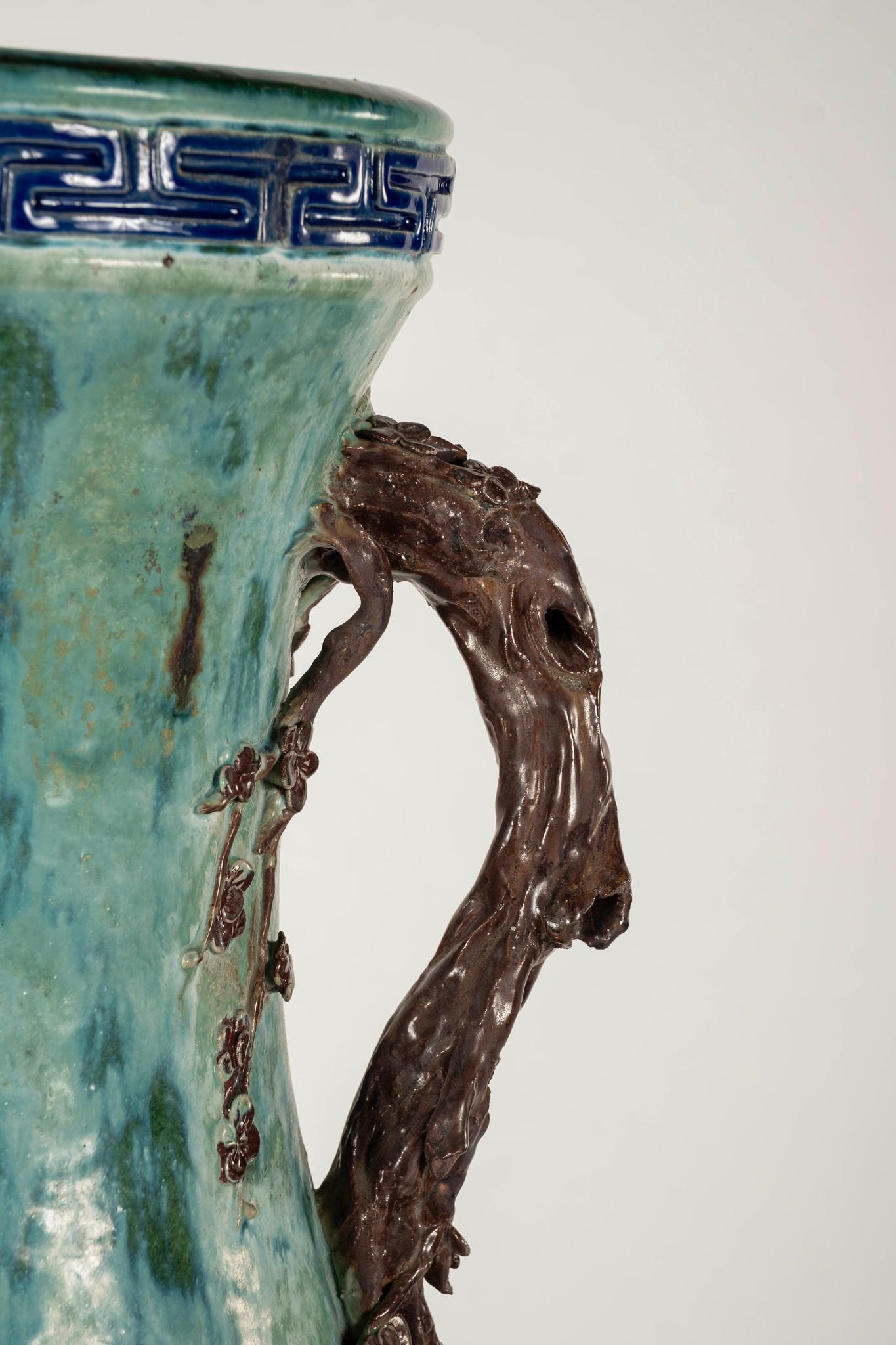 20ième siècle Paire de vases chinois Shiwan émaillés turquoise du début du 20e siècle en vente