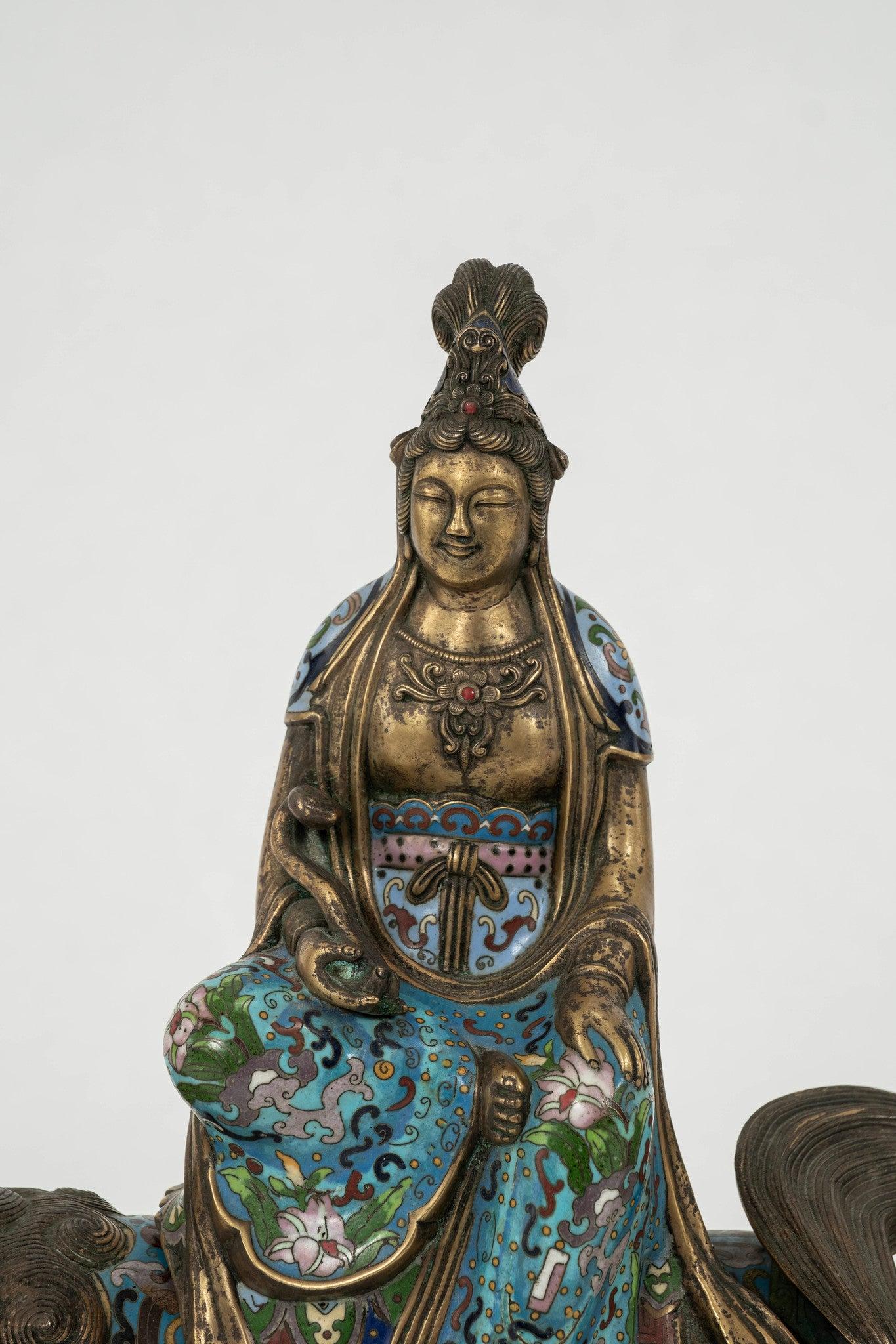 Coppia di figure Cloisonné di cani imperatrice Fu dei primi del Novecento In condizioni buone in vendita a Houston, TX