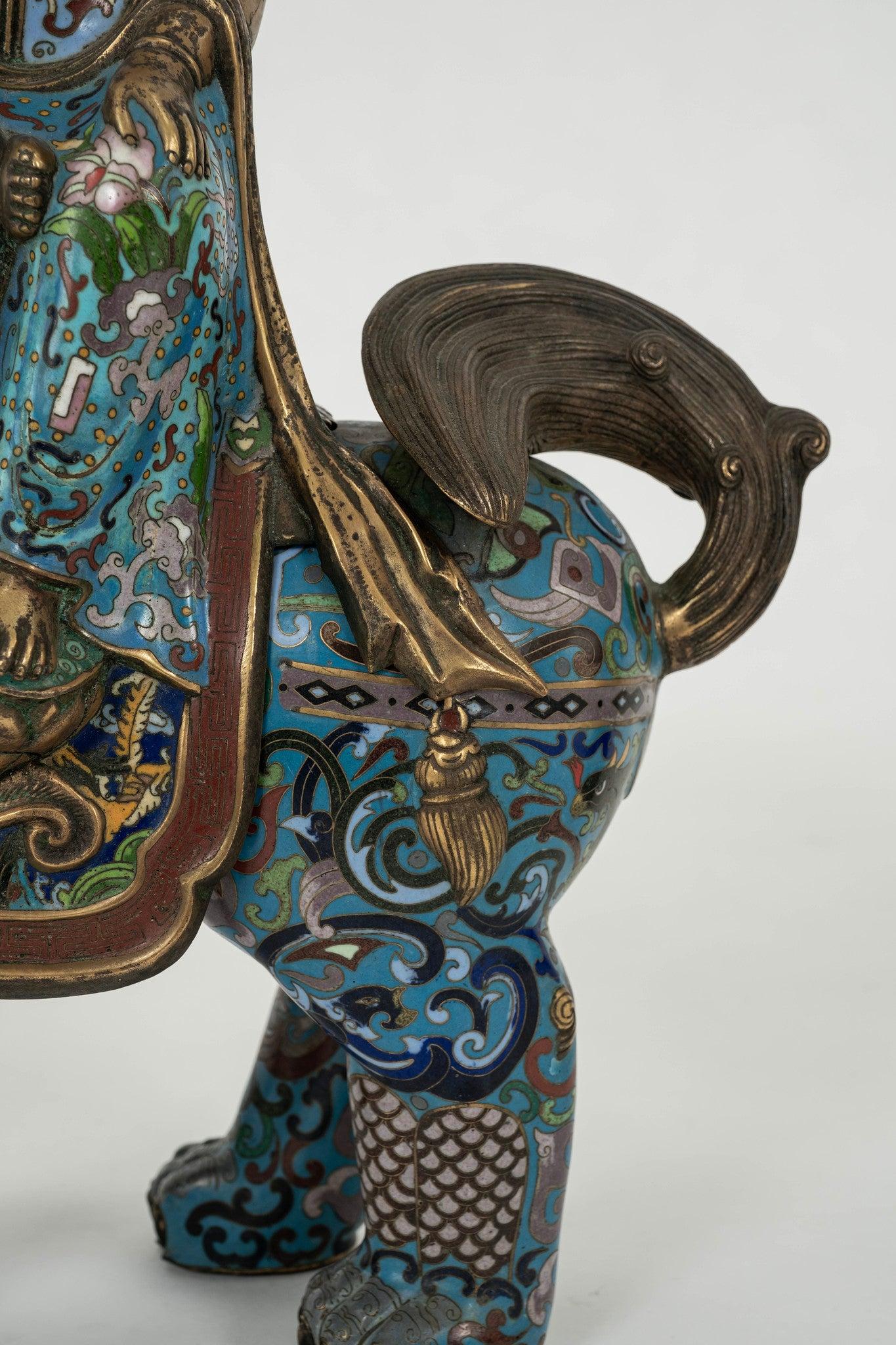 Coppia di figure Cloisonné di cani imperatrice Fu dei primi del Novecento in vendita 1
