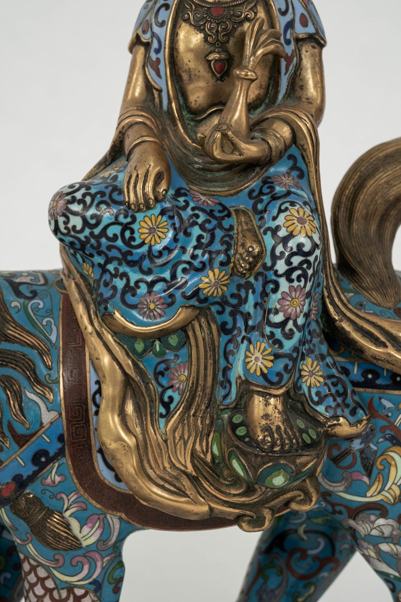 Coppia di figure Cloisonné di cani imperatrice Fu dei primi del Novecento in vendita 3