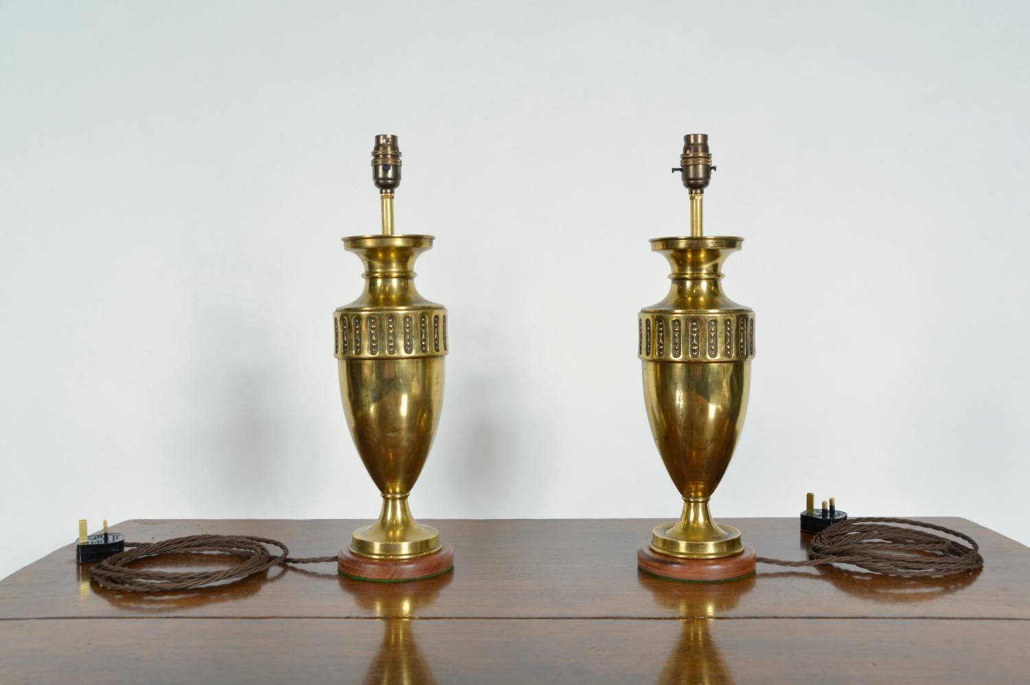 Pair Early 20th Century French Art Nouveau Style Brass Urn Vase Table Lamps In Good Condition For Sale In Sherborne, Dorset
