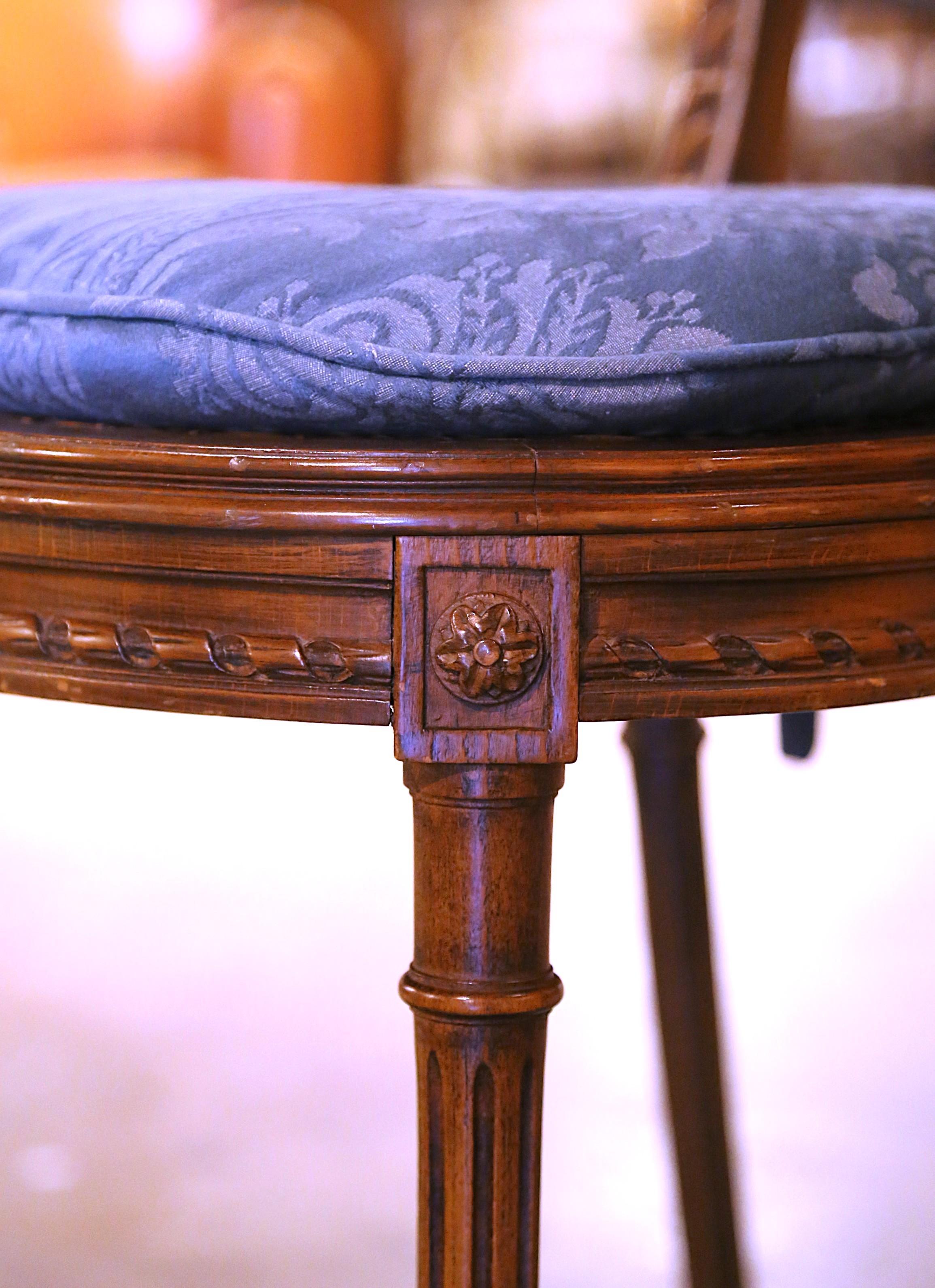 Pair Early 20th Century French Louis XVI Carved Walnut and Cane Vanity Chairs For Sale 5