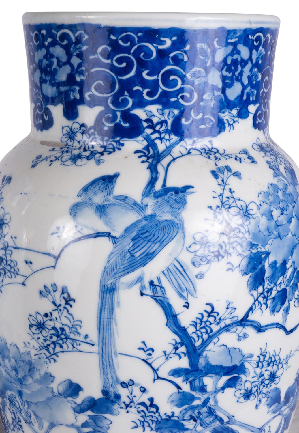 japanese vases blue and white