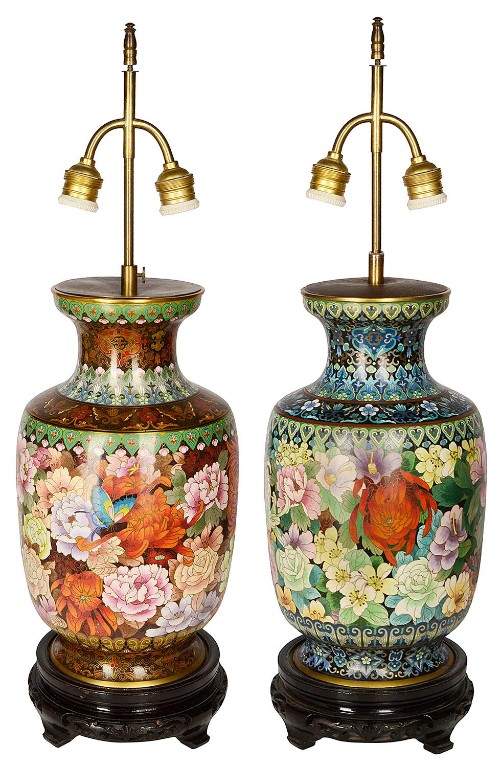 Japonais Paire de vases ou lampes japonais en émail cloisonné du début du XXe siècle