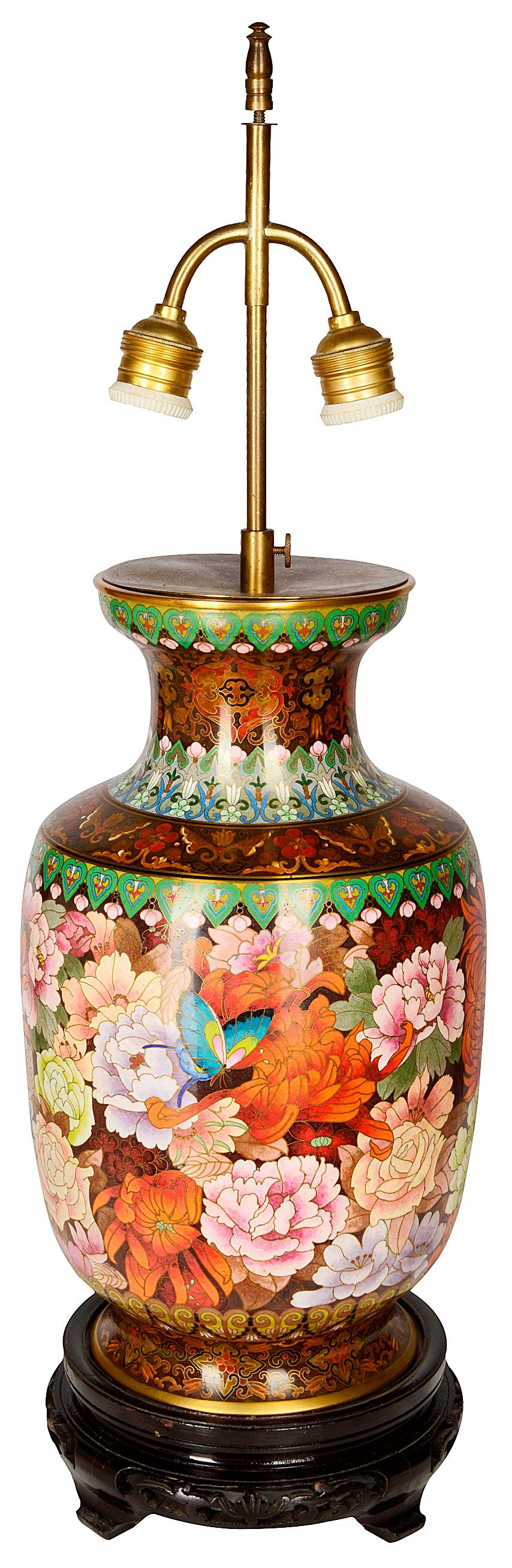 Peint à la main Paire de vases ou lampes japonais en émail cloisonné du début du XXe siècle