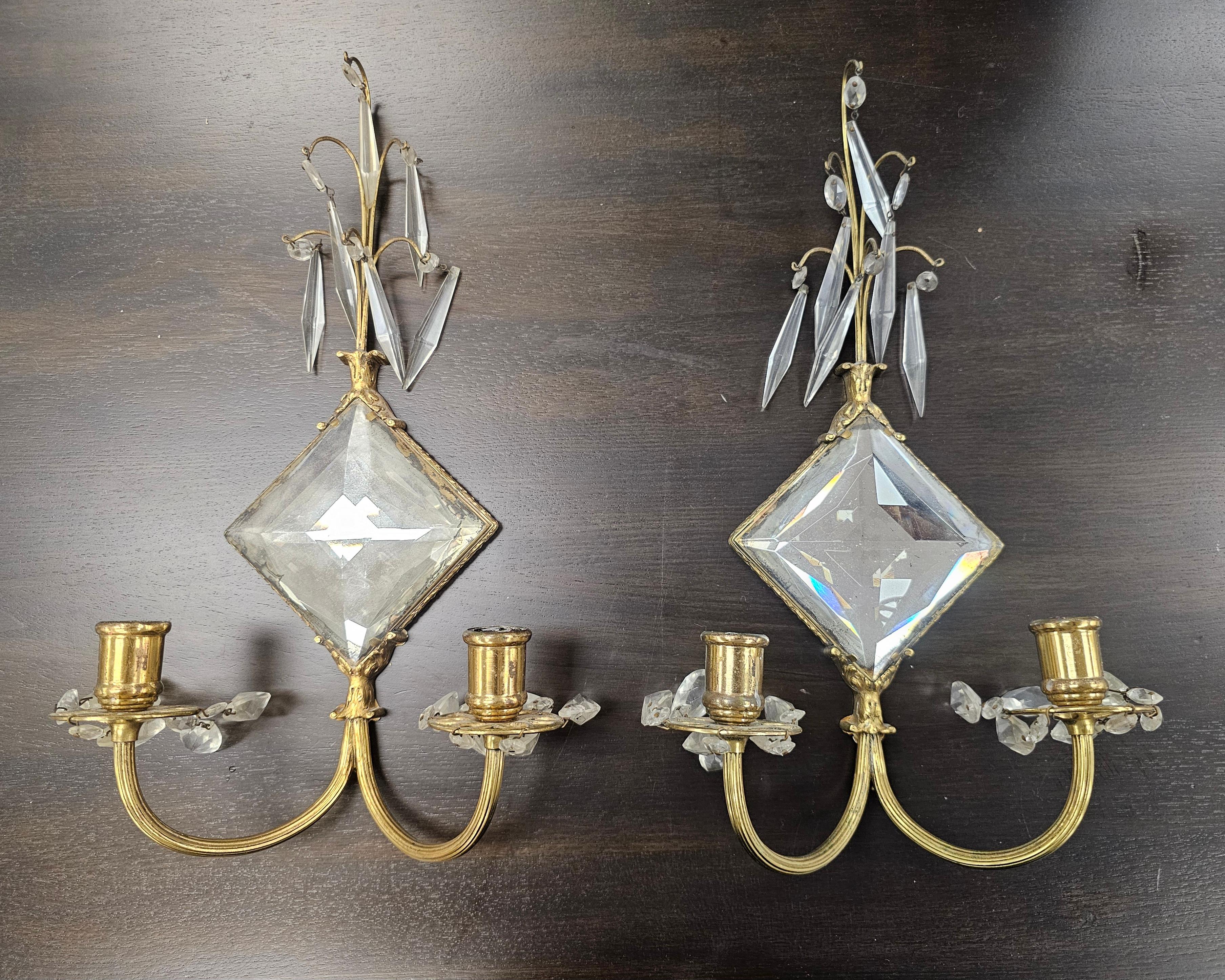 Paire d'appliques murales en cristal et laiton du début du 20e siècle de style Jules Leleu en vente 2