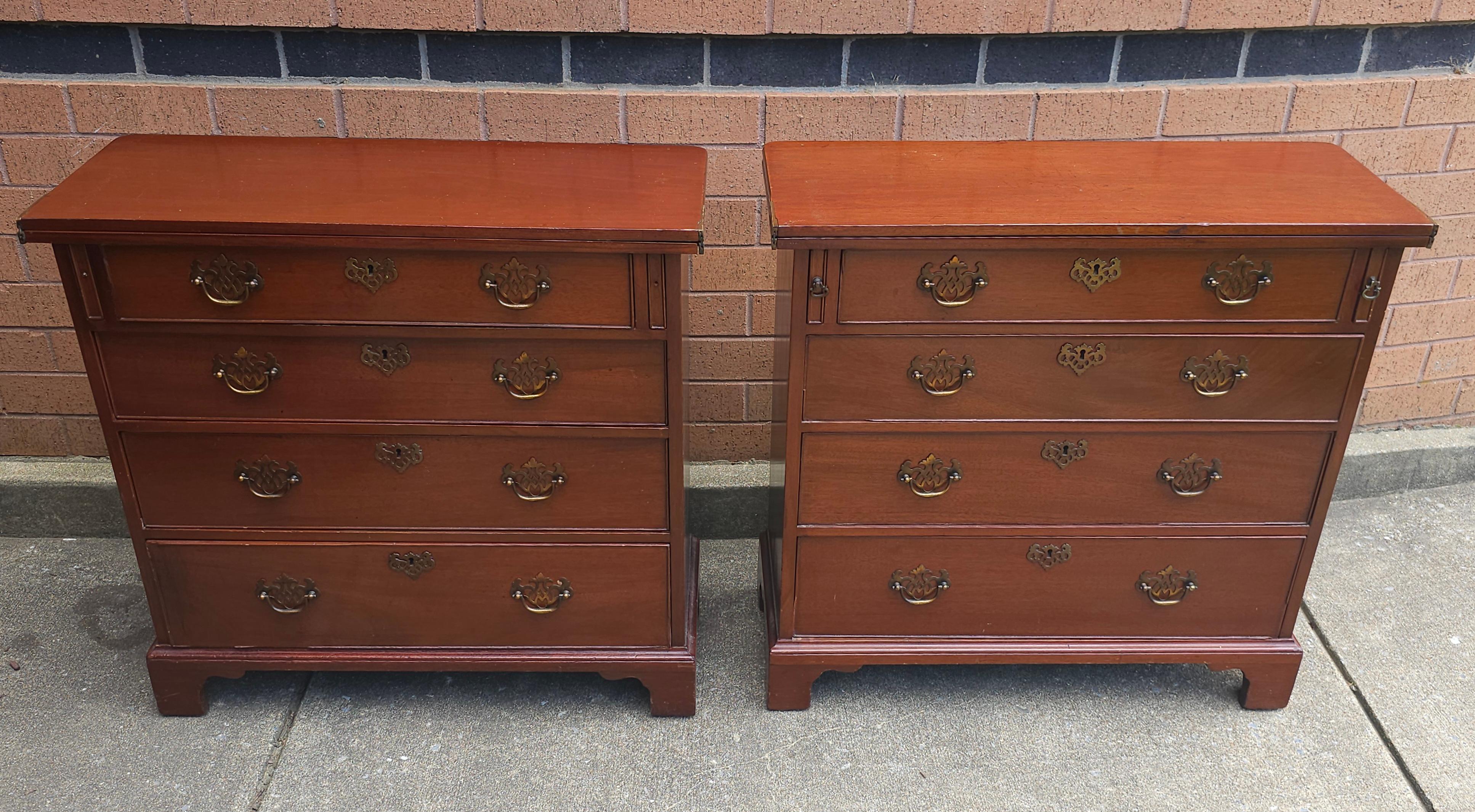 Bachelor's Secretary Chest aus Mahagoni im Manor House-Stil des frühen 20. Jahrhunderts, Paar im Angebot 10