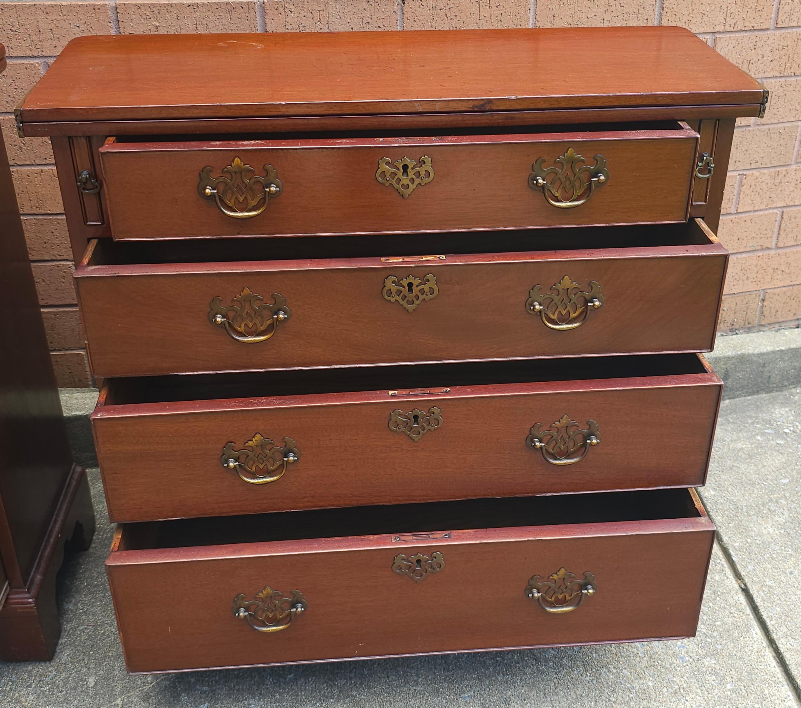 Bachelor's Secretary Chest aus Mahagoni im Manor House-Stil des frühen 20. Jahrhunderts, Paar im Angebot 12