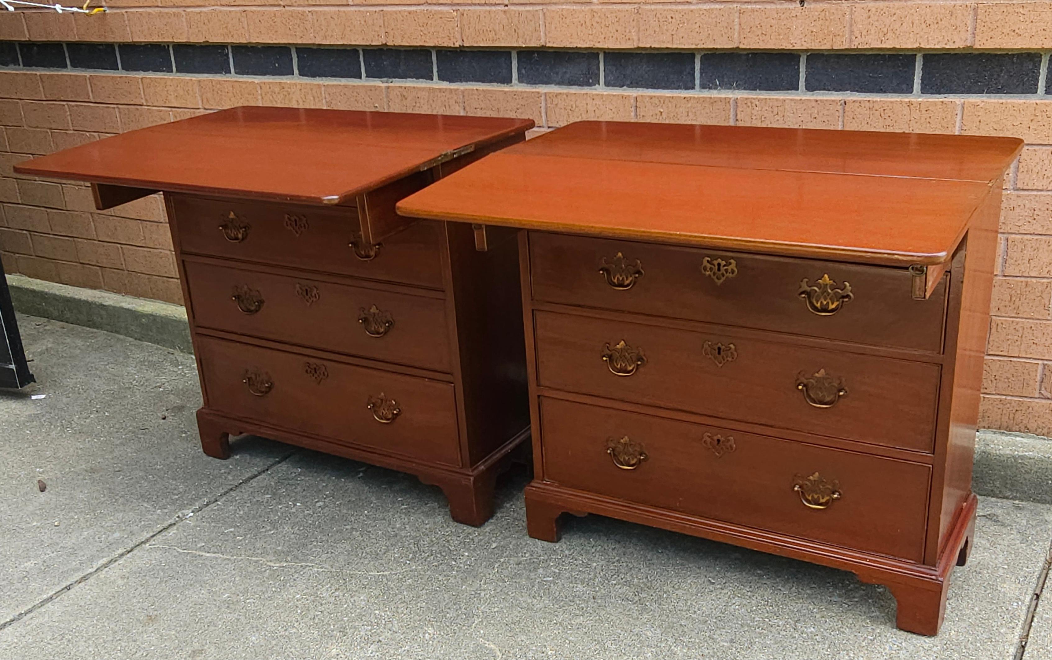 Bachelor's Secretary Chest aus Mahagoni im Manor House-Stil des frühen 20. Jahrhunderts, Paar (amerikanisch) im Angebot