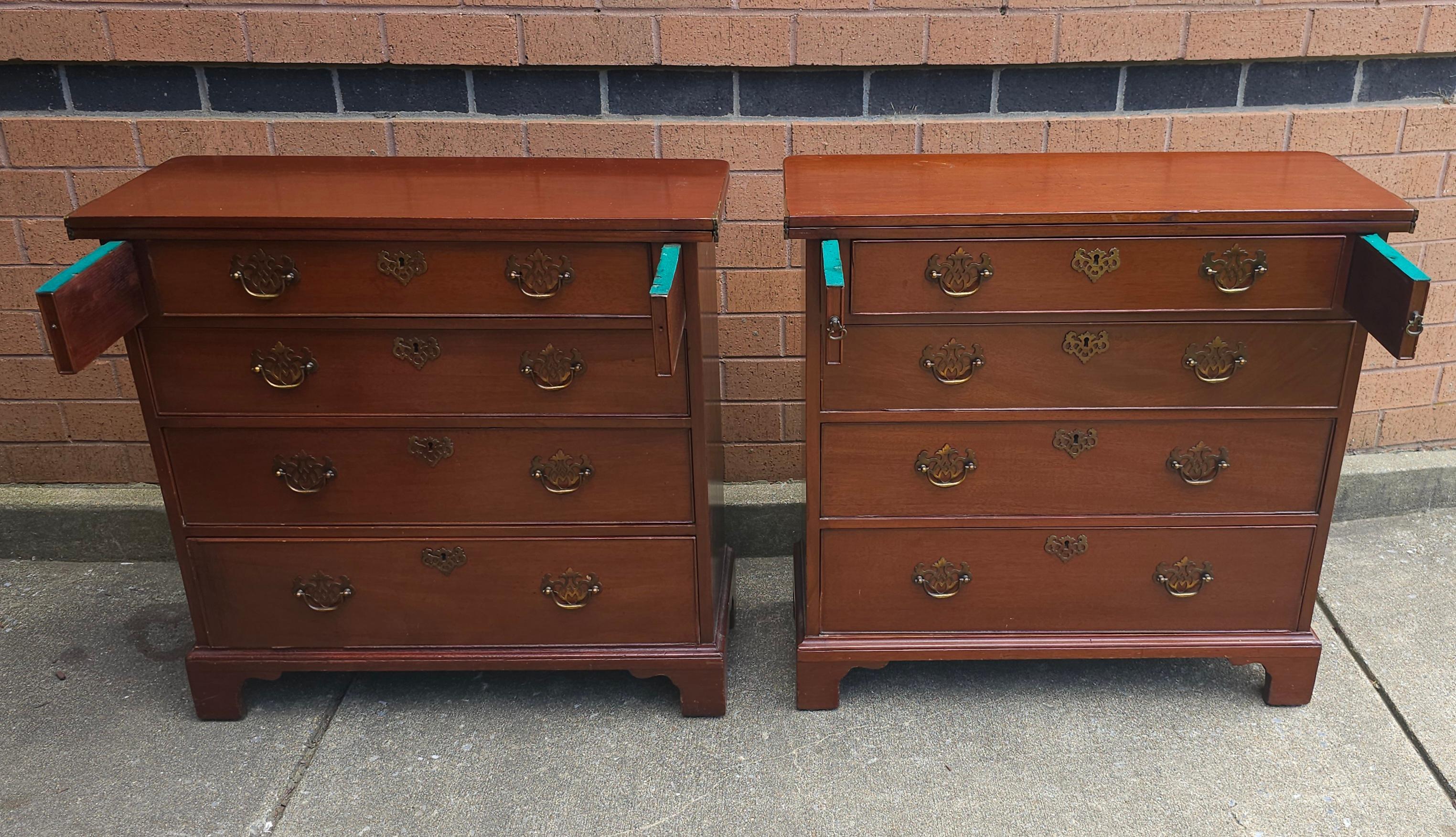 Bachelor's Secretary Chest aus Mahagoni im Manor House-Stil des frühen 20. Jahrhunderts, Paar (Sonstiges) im Angebot