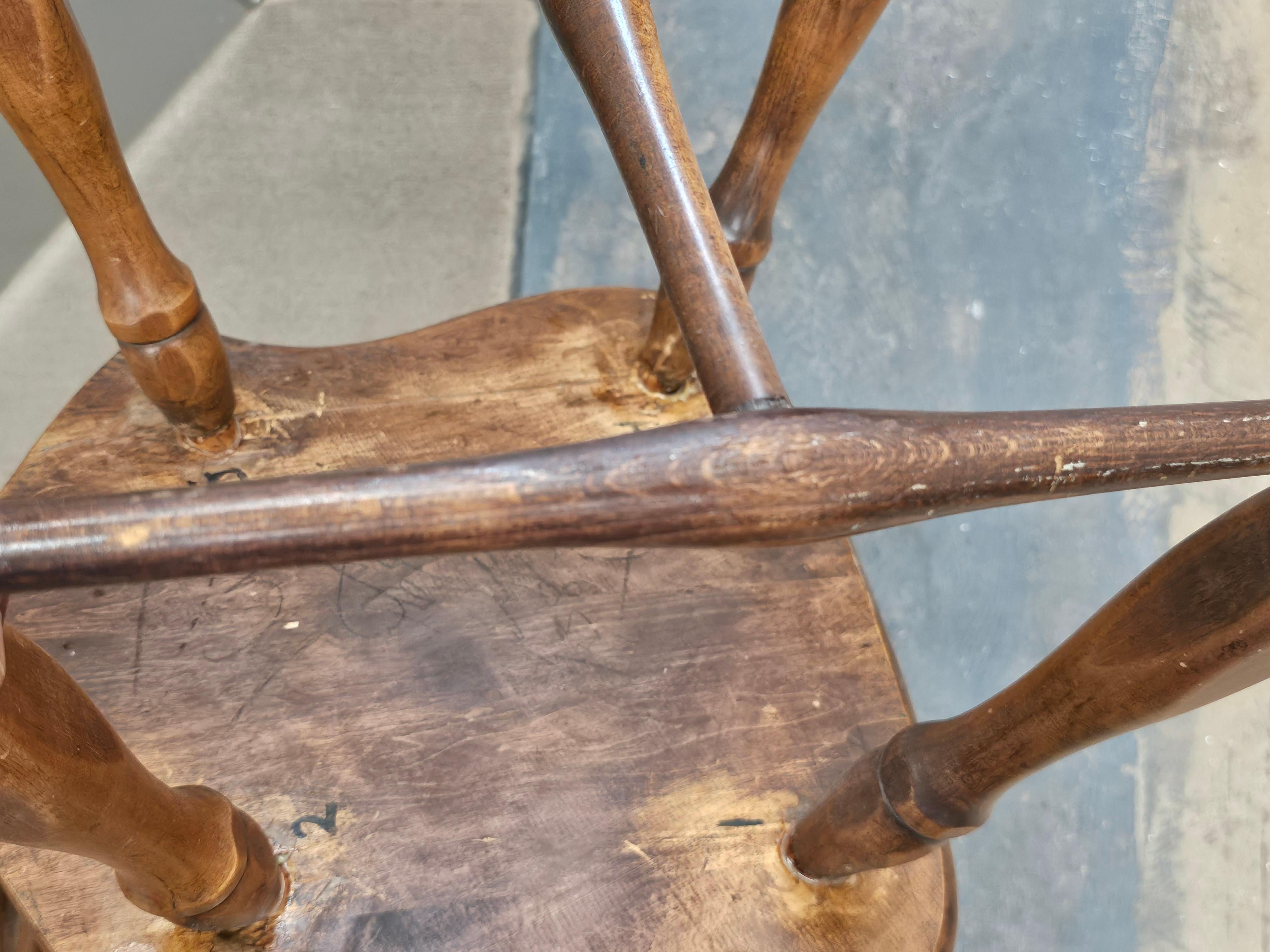 Pair Early 20th Century Maple Fiddleback Windsor Side Chairs In Good Condition For Sale In Germantown, MD