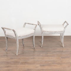 Coppia di sgabelli Tabouret svedesi grigio-gustaviani dell'inizio del XX secolo