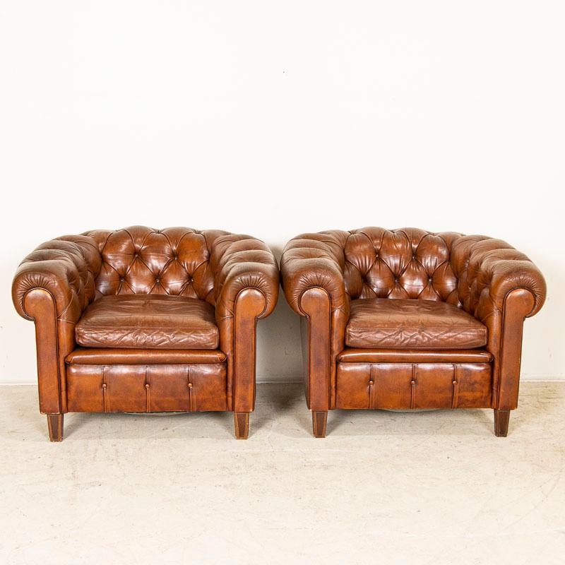 Pair, Early 20th Century Vintage Leather Barrel Back Club Chairs from Denmark In Good Condition In Round Top, TX