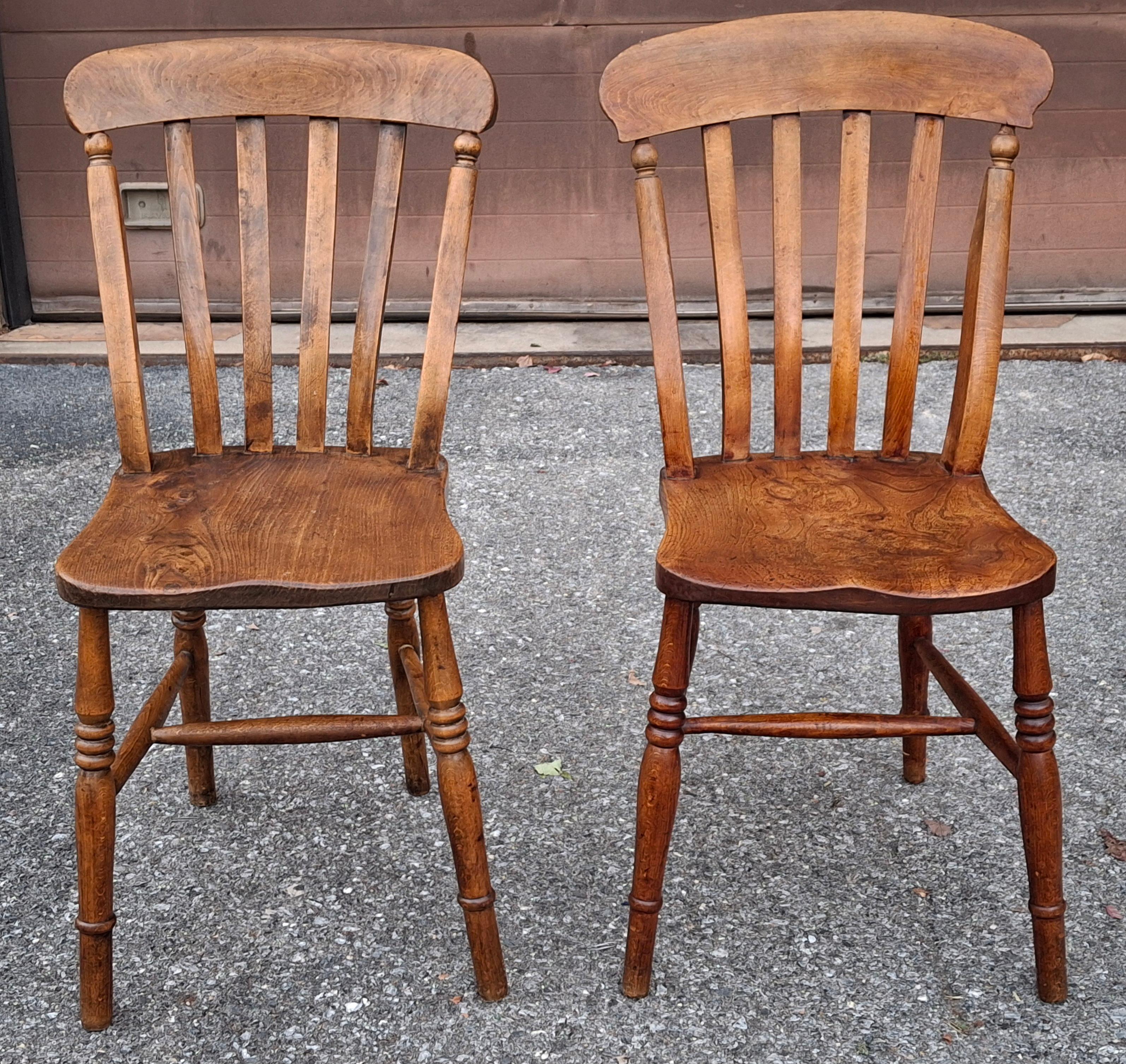 Pair Early American Stained Walnut Side Chairs, 2nd Half 19th Century (amerikanisch) im Angebot