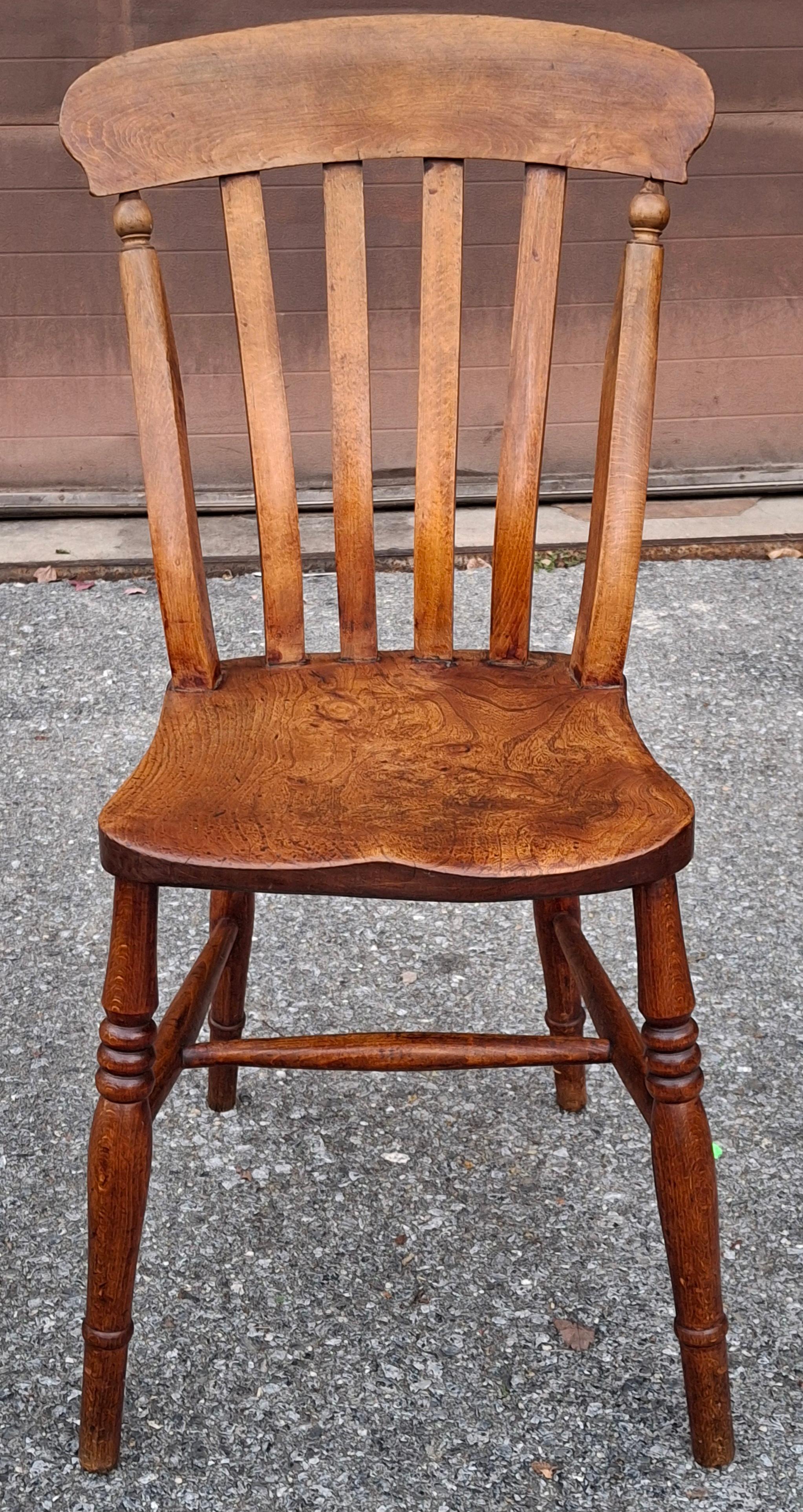 Pair Early American Stained Walnut Side Chairs, 2nd Half 19th Century (Gebeizt) im Angebot