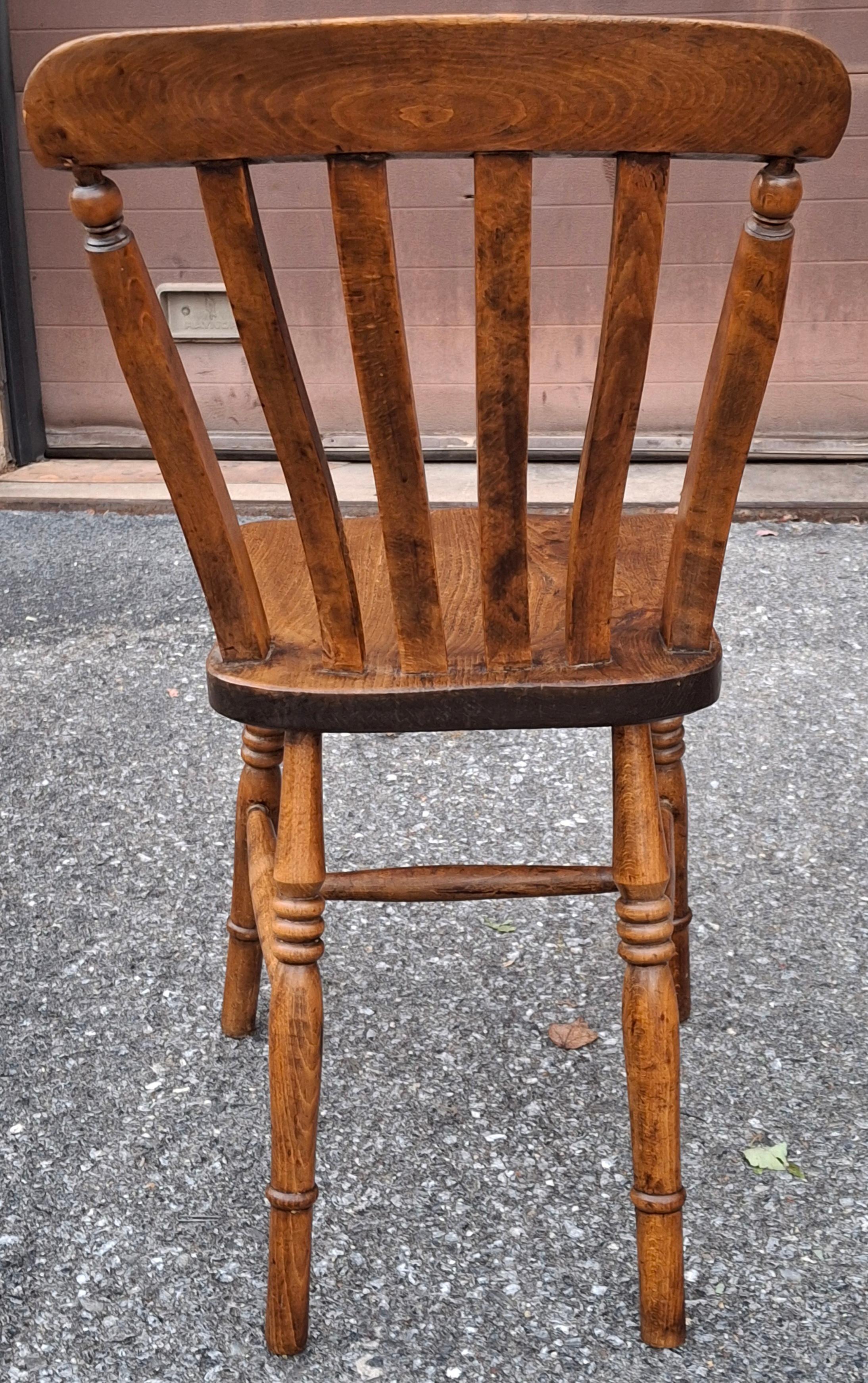 Pair Early American Stained Walnut Side Chairs, 2nd Half 19th Century im Angebot 1