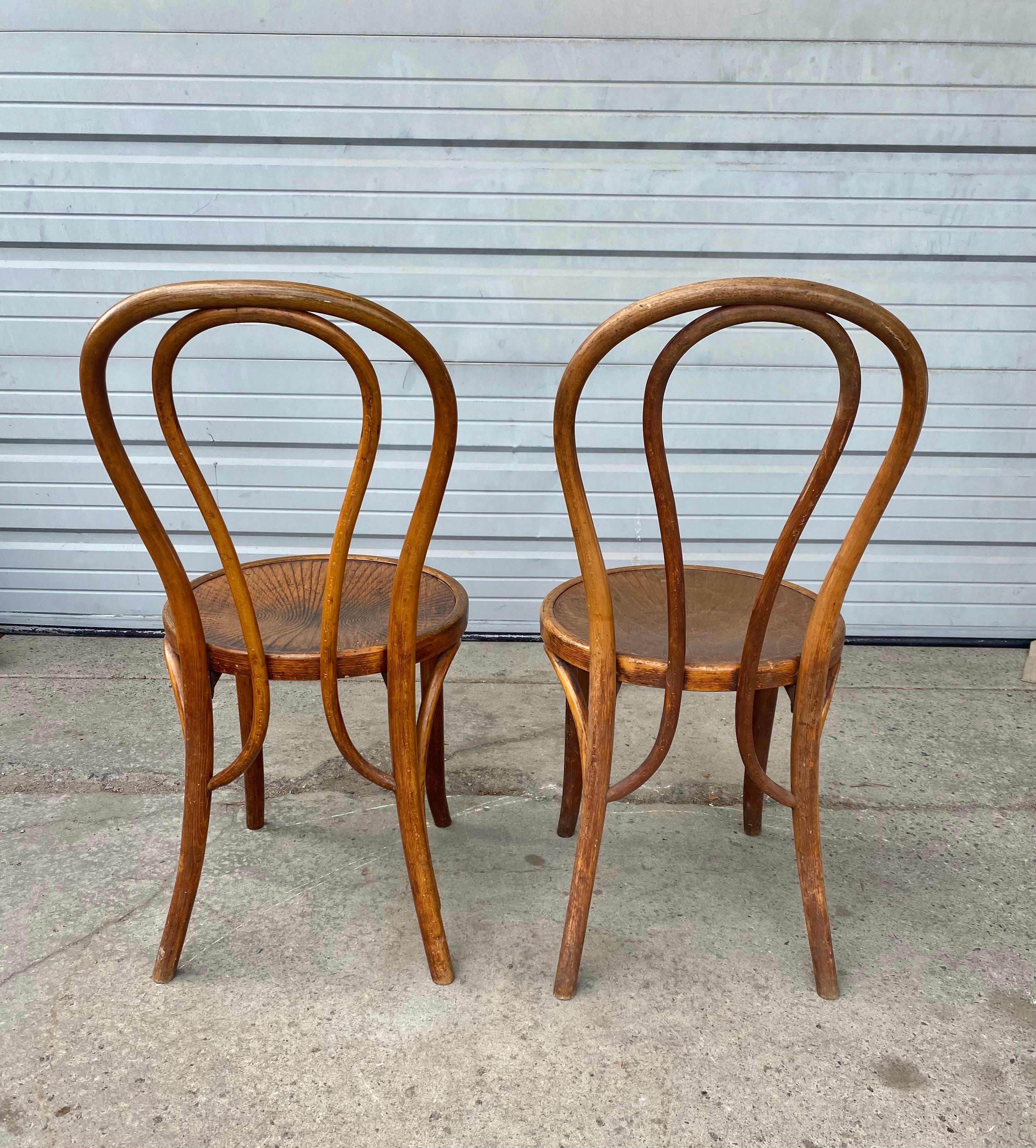 Vienna Secession Pair Early Bentwood Chairs, Seldom Seen Back Configuration, J J Kohn. Mundus