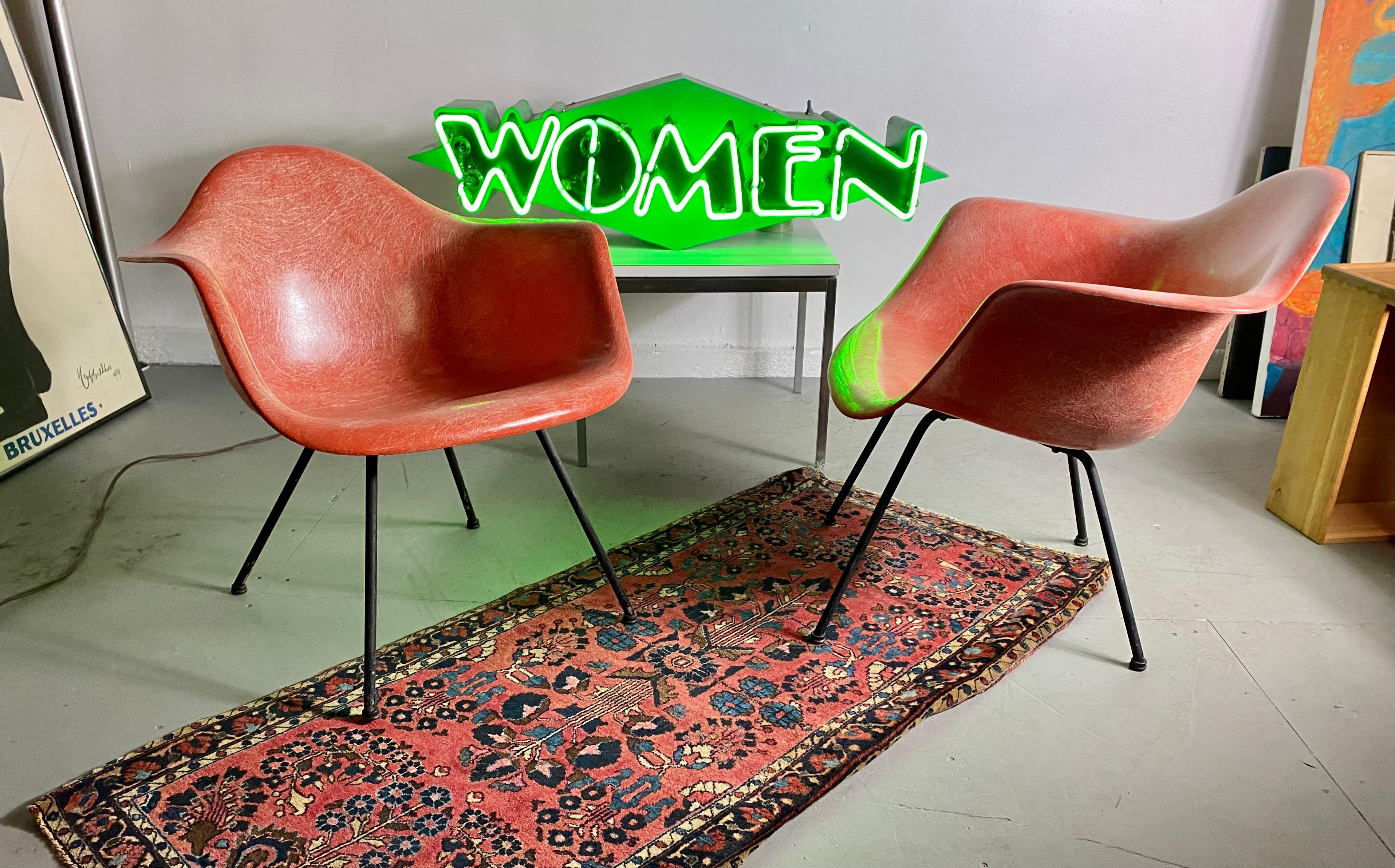 Pair of Early Charles Eames LAX Armshell, 'Lounge Chairs X BASE' 2