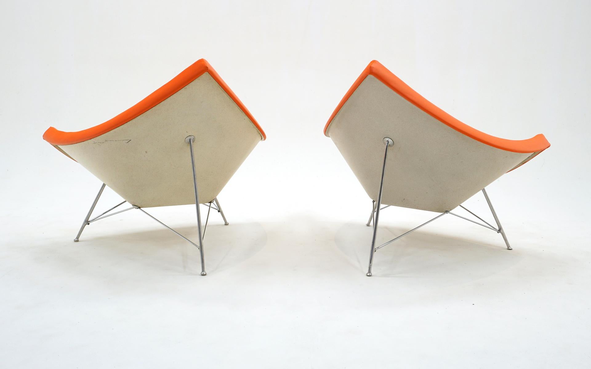 Coppia di sedie in cocco e ottomane di George Nelson per Herman Miller. Ripristinato in vendita 1