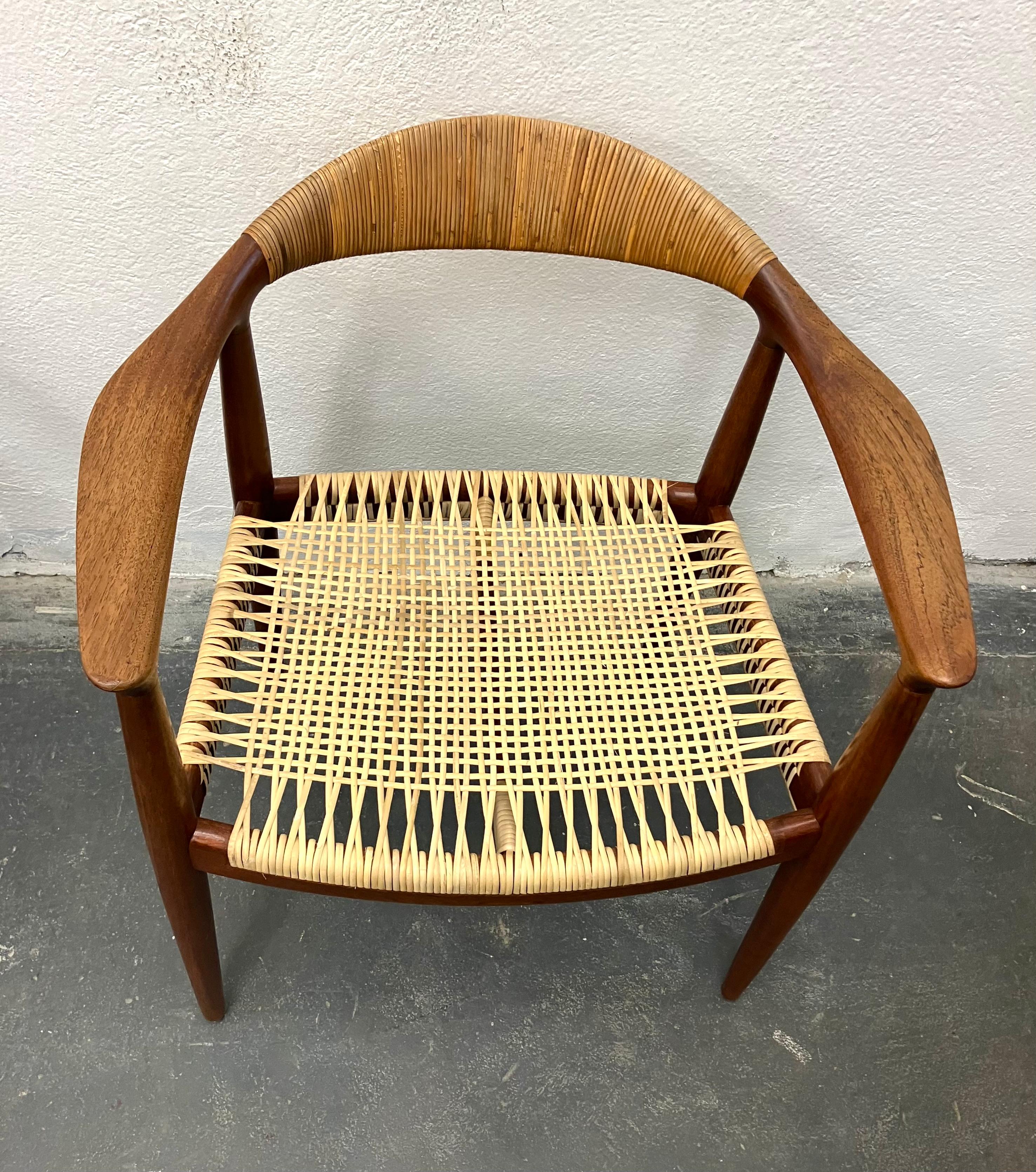 Mid-Century Modern Pair Early Hans Wegner Round Chairs For Sale