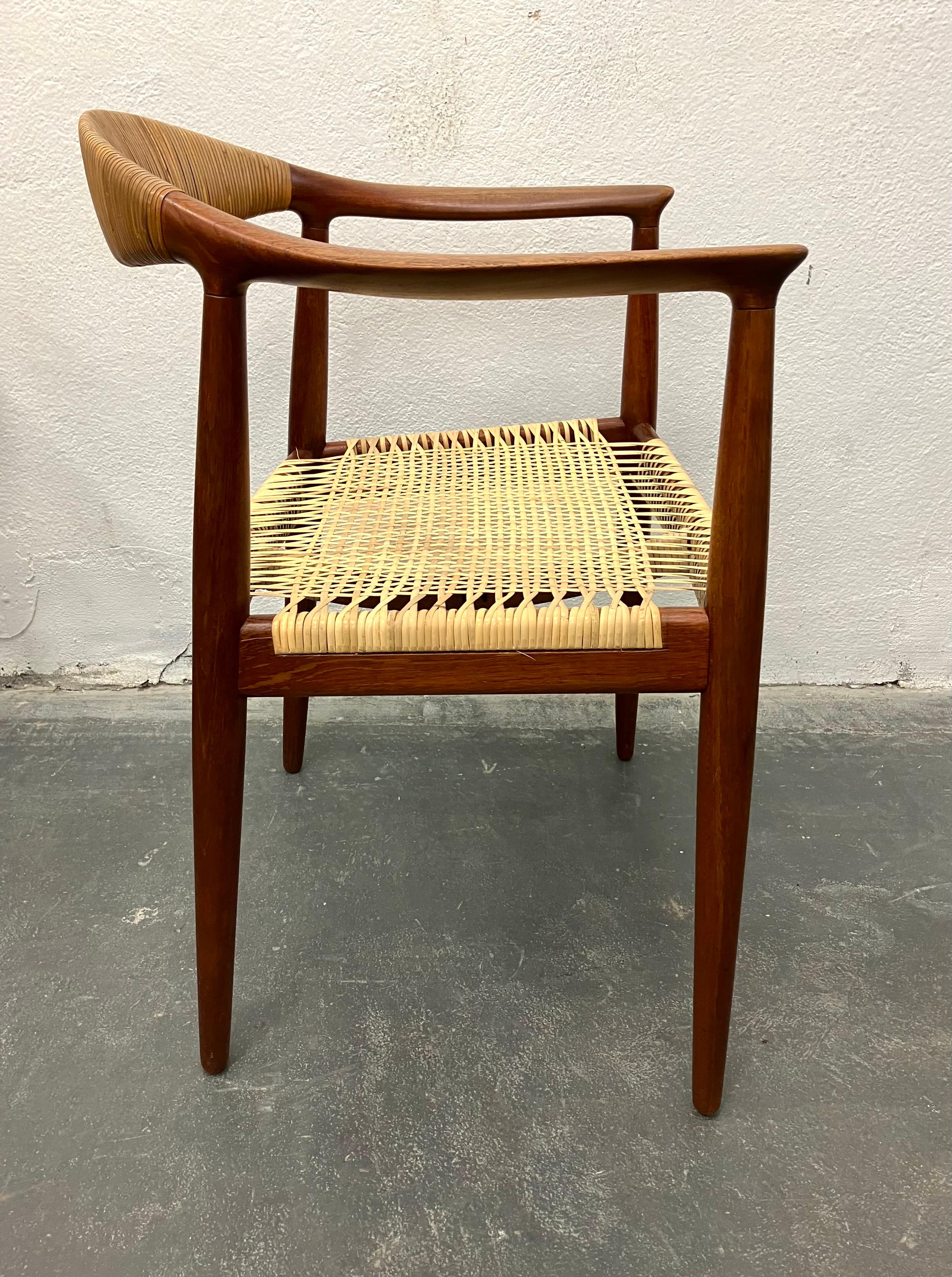Mid-20th Century Pair Early Hans Wegner Round Chairs For Sale