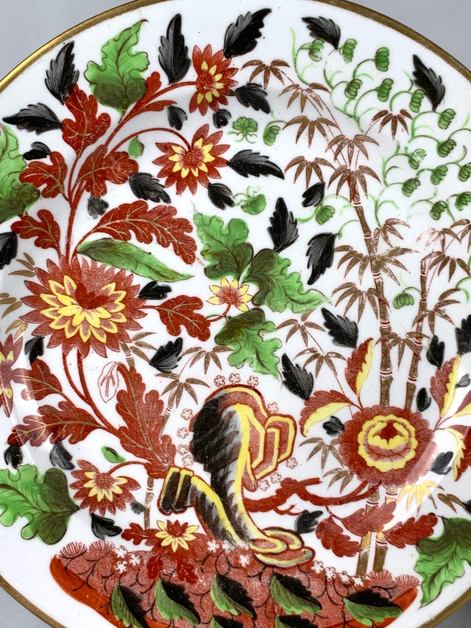 Paar frühe Minton-Porzellanteller, handbemalt und mit Fledermausdruck bedruckt, England ca. 1805 im Angebot 2