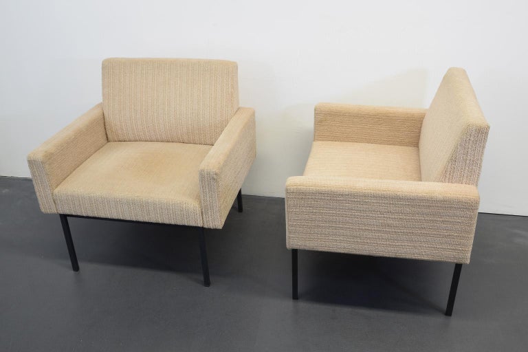 Pair of easy chair / Armchair from Thonet cream white wool and black steel tube, 1960s.
  