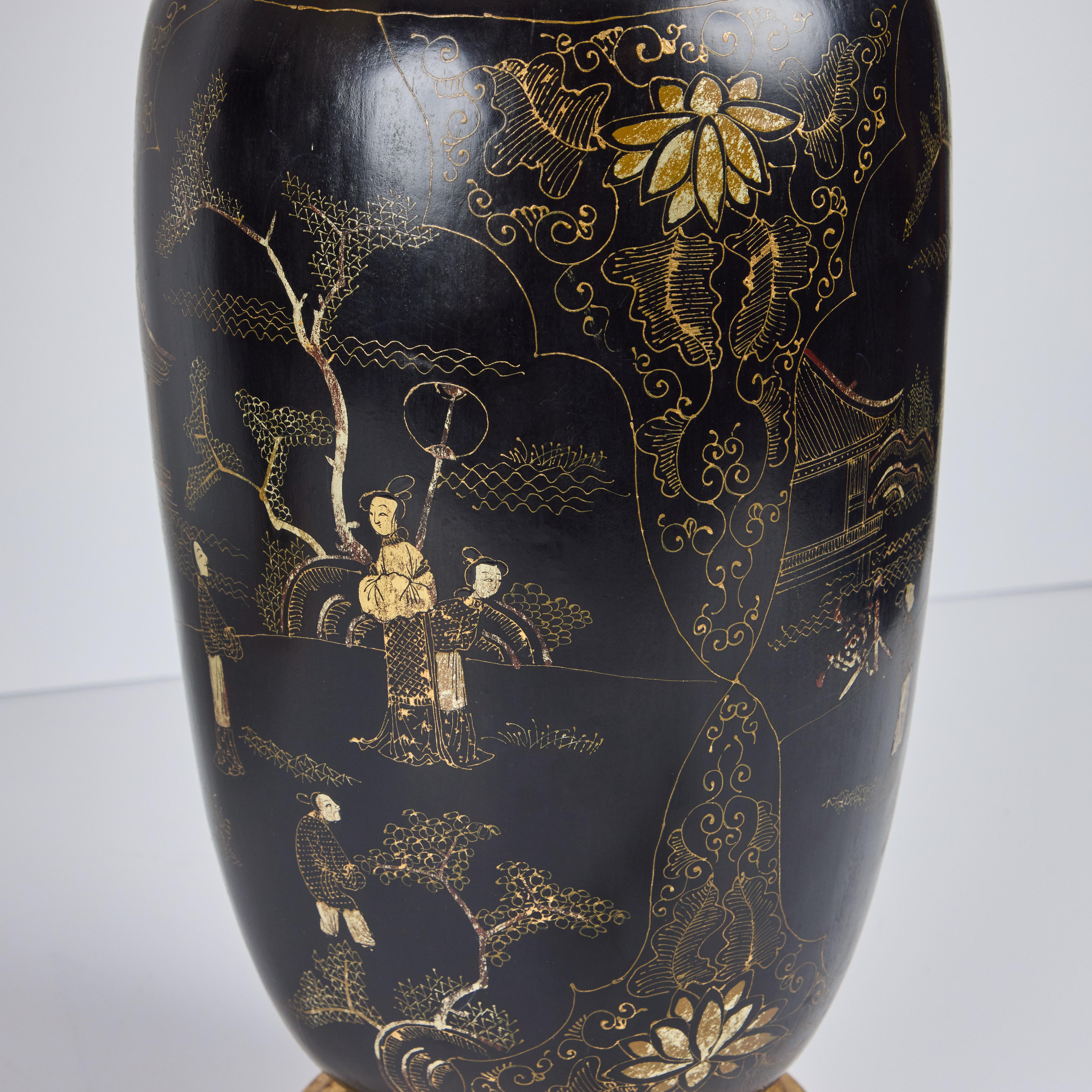 Paar Chinoiserie-Lampen aus ebonisiertem Holz mit Dekoration (20. Jahrhundert) im Angebot