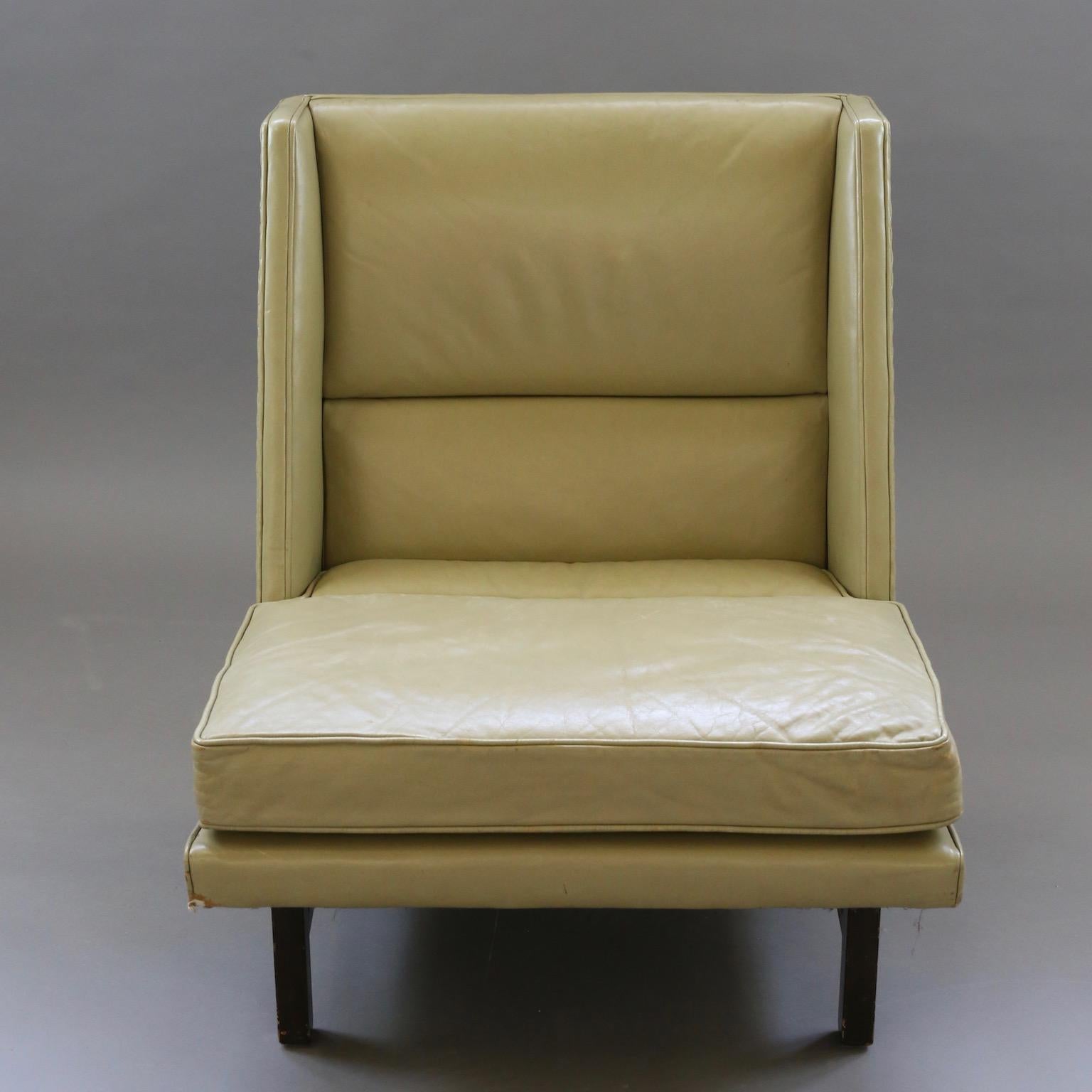 Mid-Century Modern Pair of Edward Wormley Chairs in Green Leather For Sale