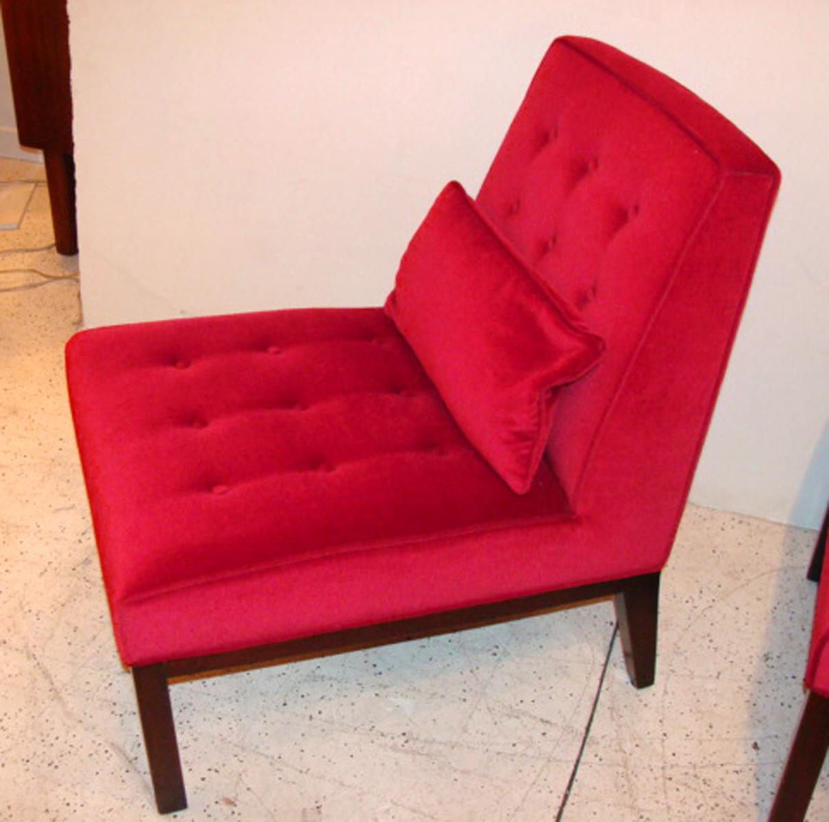 Classic Edward Wormley midcentury lounge chairs re-upholstered in red
Mohair (Pollack). Very elegant design which complements a wide range of
interior styles.