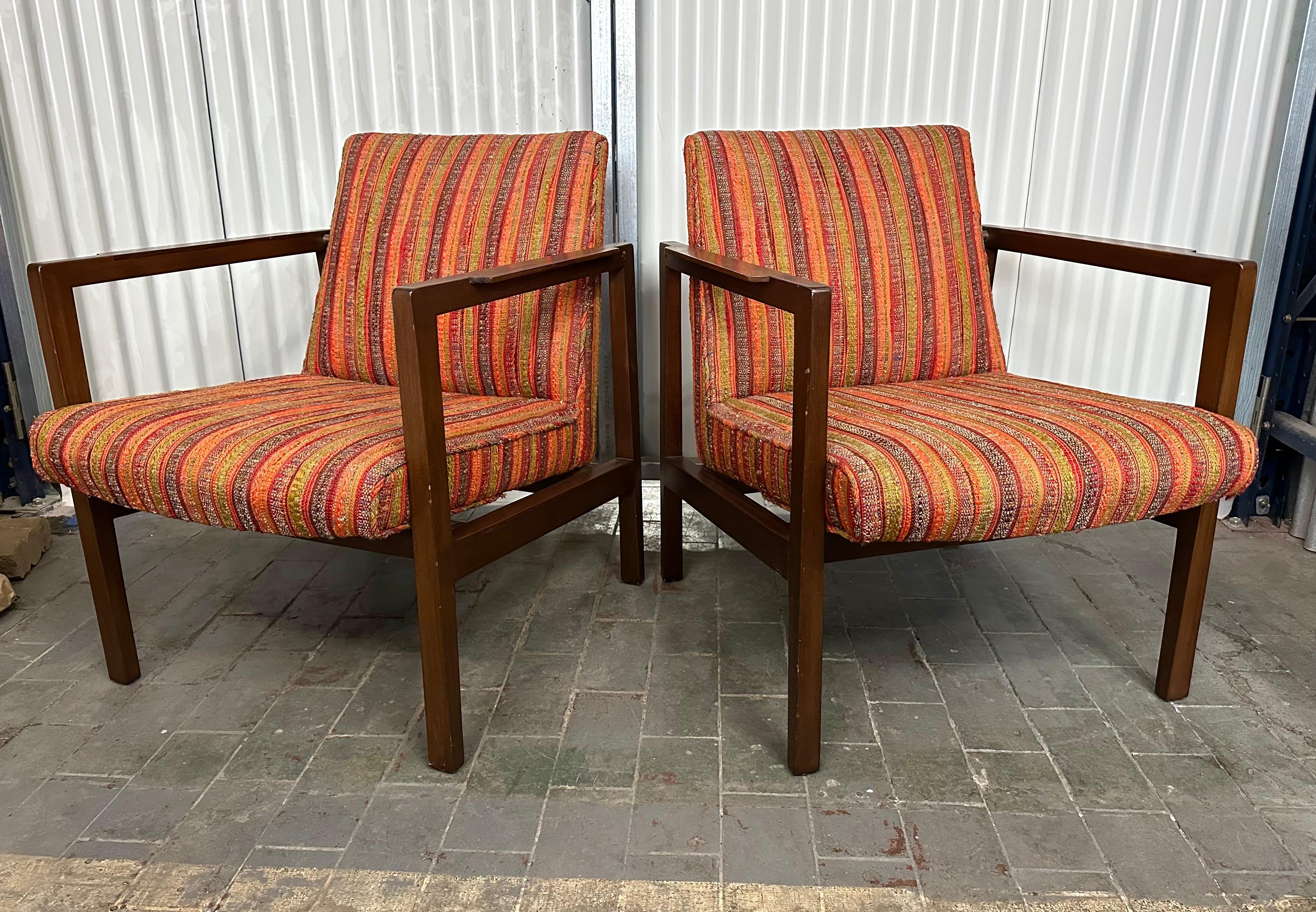 Pair Edward Wormley for Dunbar Lounge Chairs Model 406, with Cube Ottoman For Sale 3