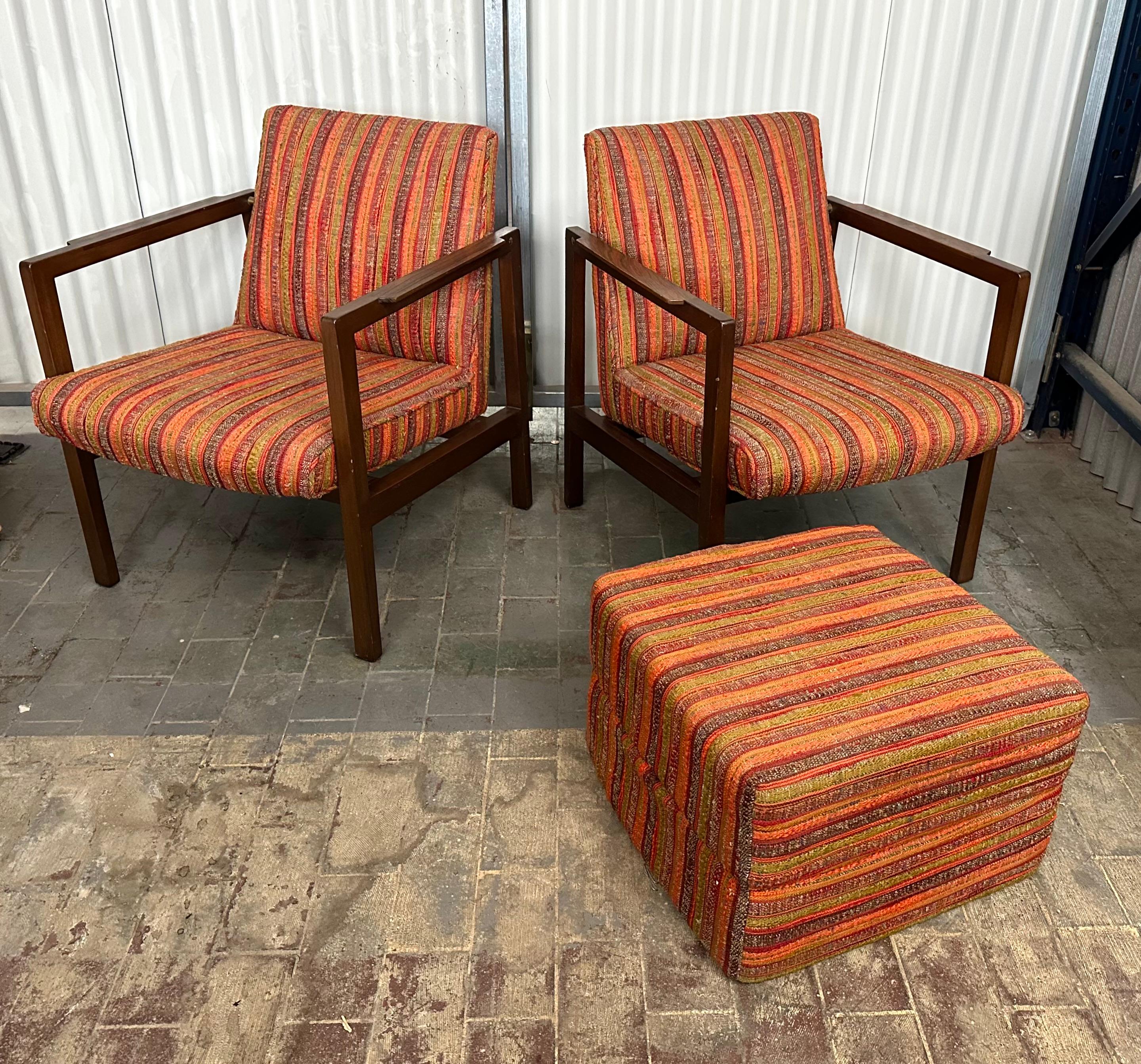 Mid-Century Modern Pair Edward Wormley for Dunbar Lounge Chairs Model 406, with Cube Ottoman For Sale