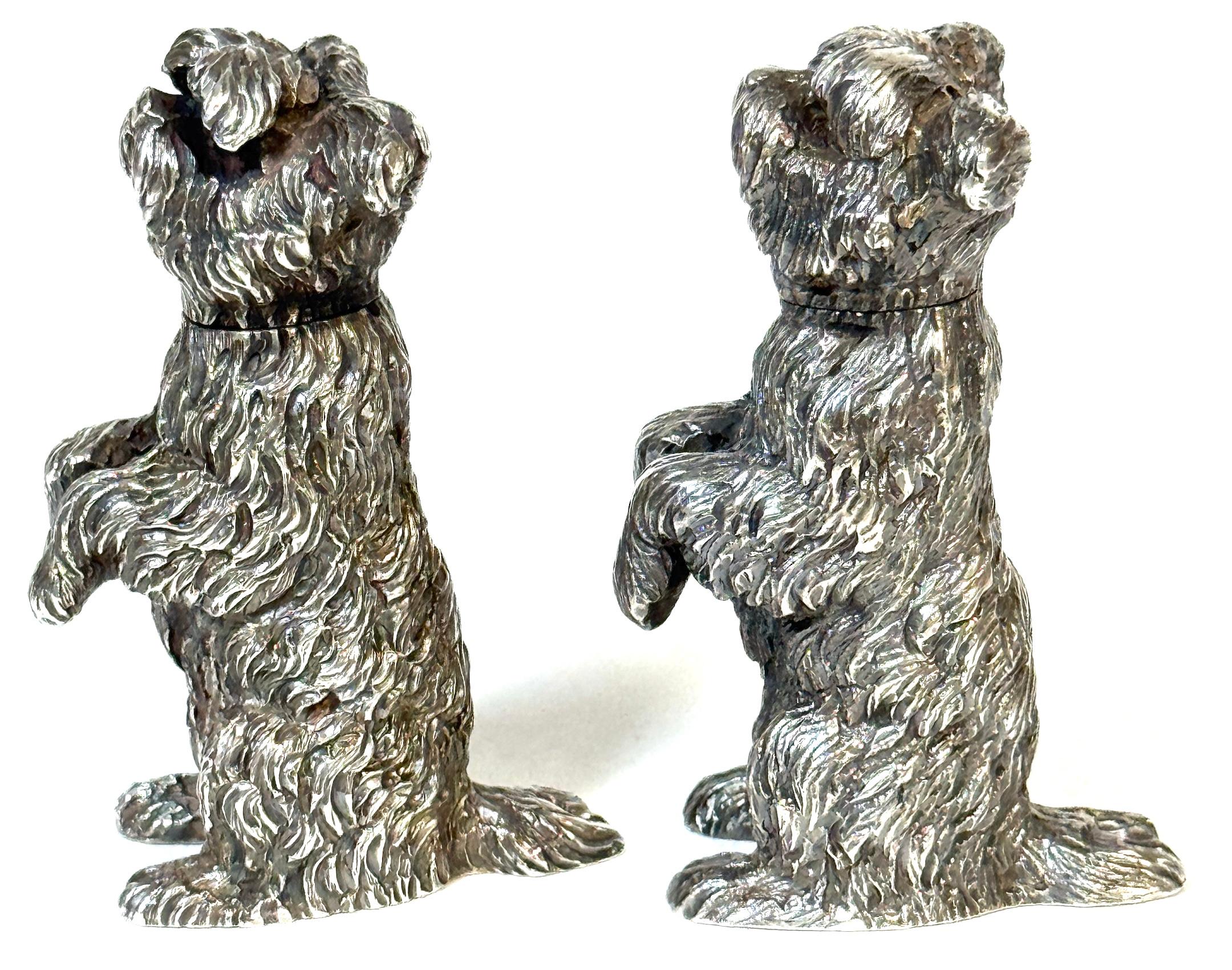 Paar Edwardian Sterling Terrier Salz & Pfeffer London, Jonathan Howell, 1906/1913 im Zustand „Gut“ im Angebot in West Palm Beach, FL