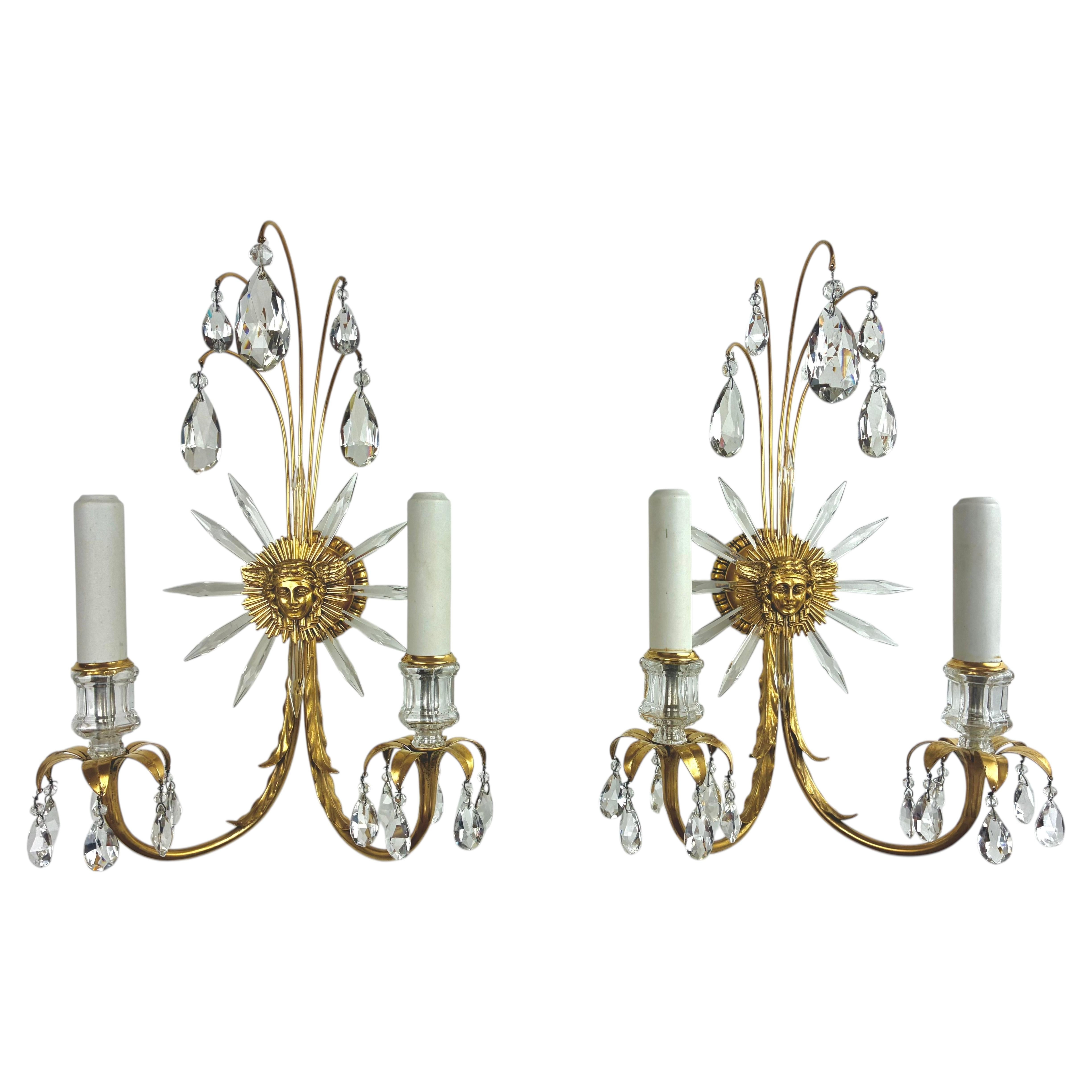 Coppia E. F. A. Applique Caldwell in bronzo dorato e cristallo, in stile classico