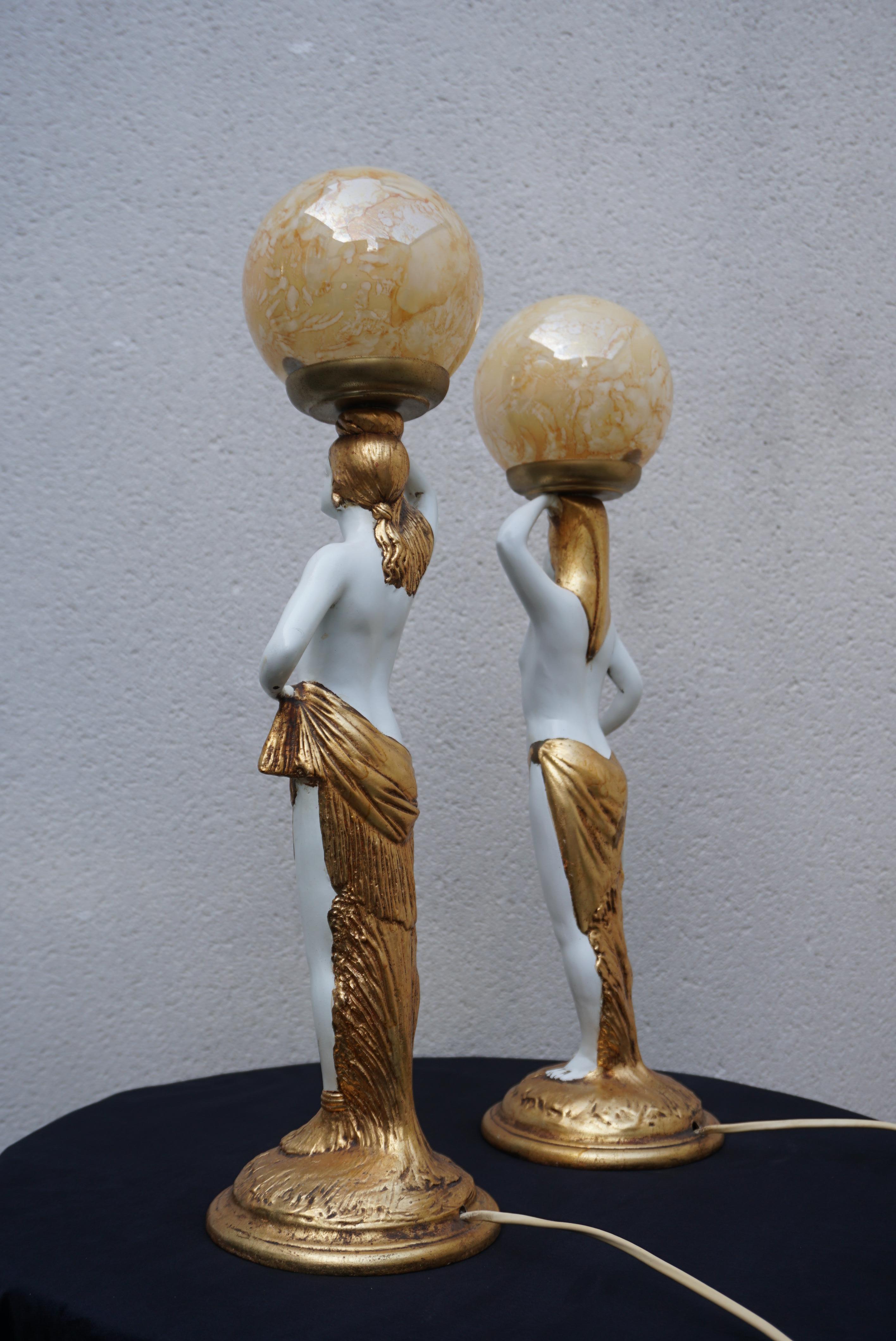 Pair Egyptian Table Lamps with Glass Shades In Good Condition For Sale In Antwerp, BE