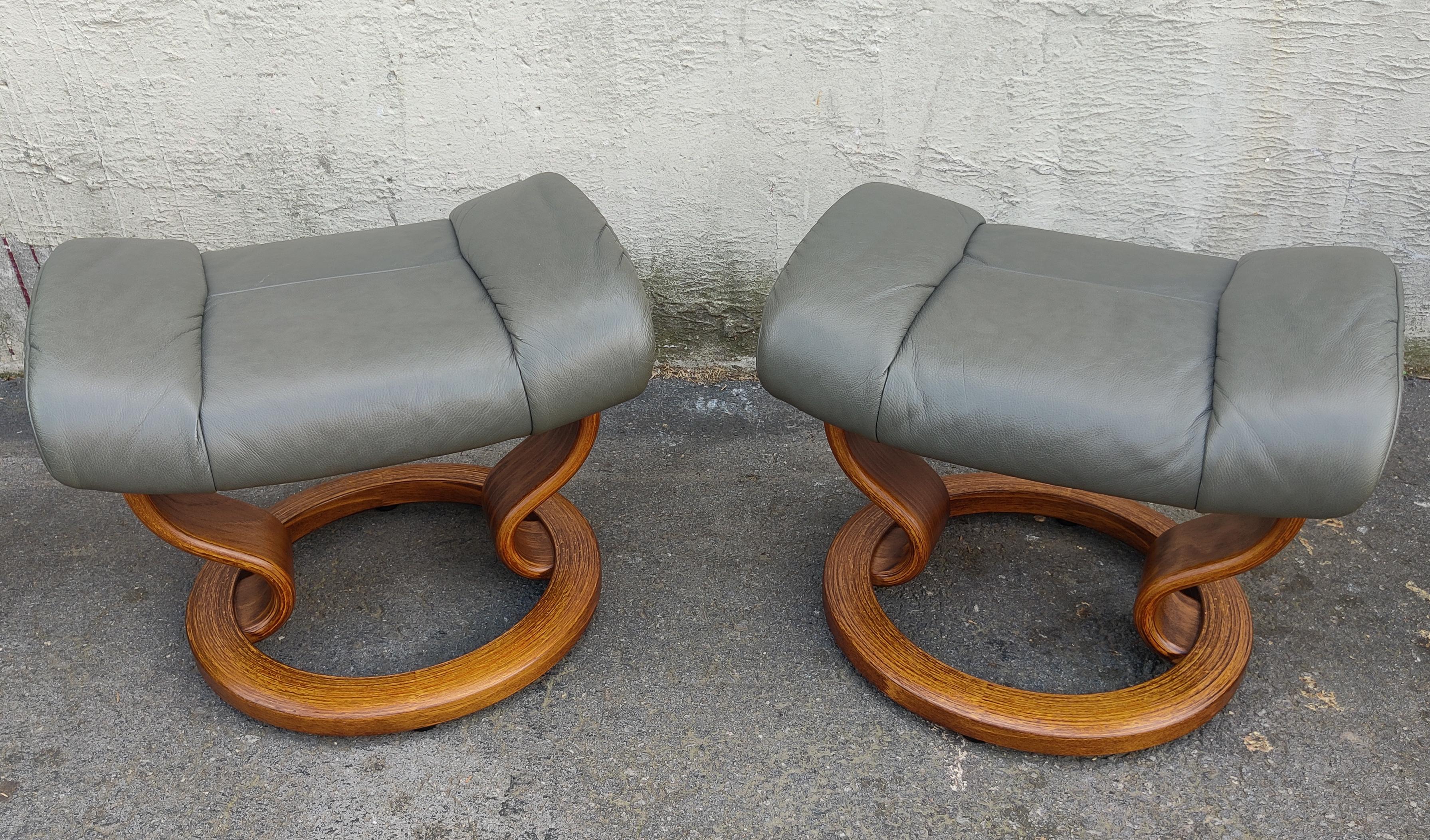 Pair Ekornes Stressless Adjustable Slate Leather Recliners Tray Table + Ottomans 4