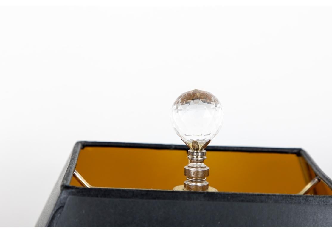 Pareja de candeleros antiguos de cristal en espiral electrificado siglo XX en venta