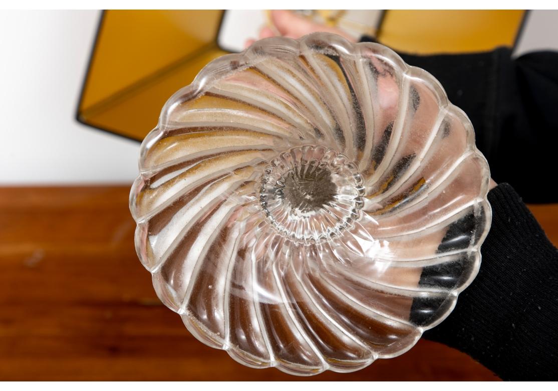 Pareja de candeleros antiguos de cristal en espiral electrificado en venta 1