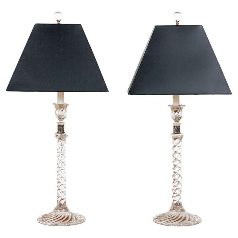 Pareja de candeleros antiguos de cristal en espiral electrificado en venta