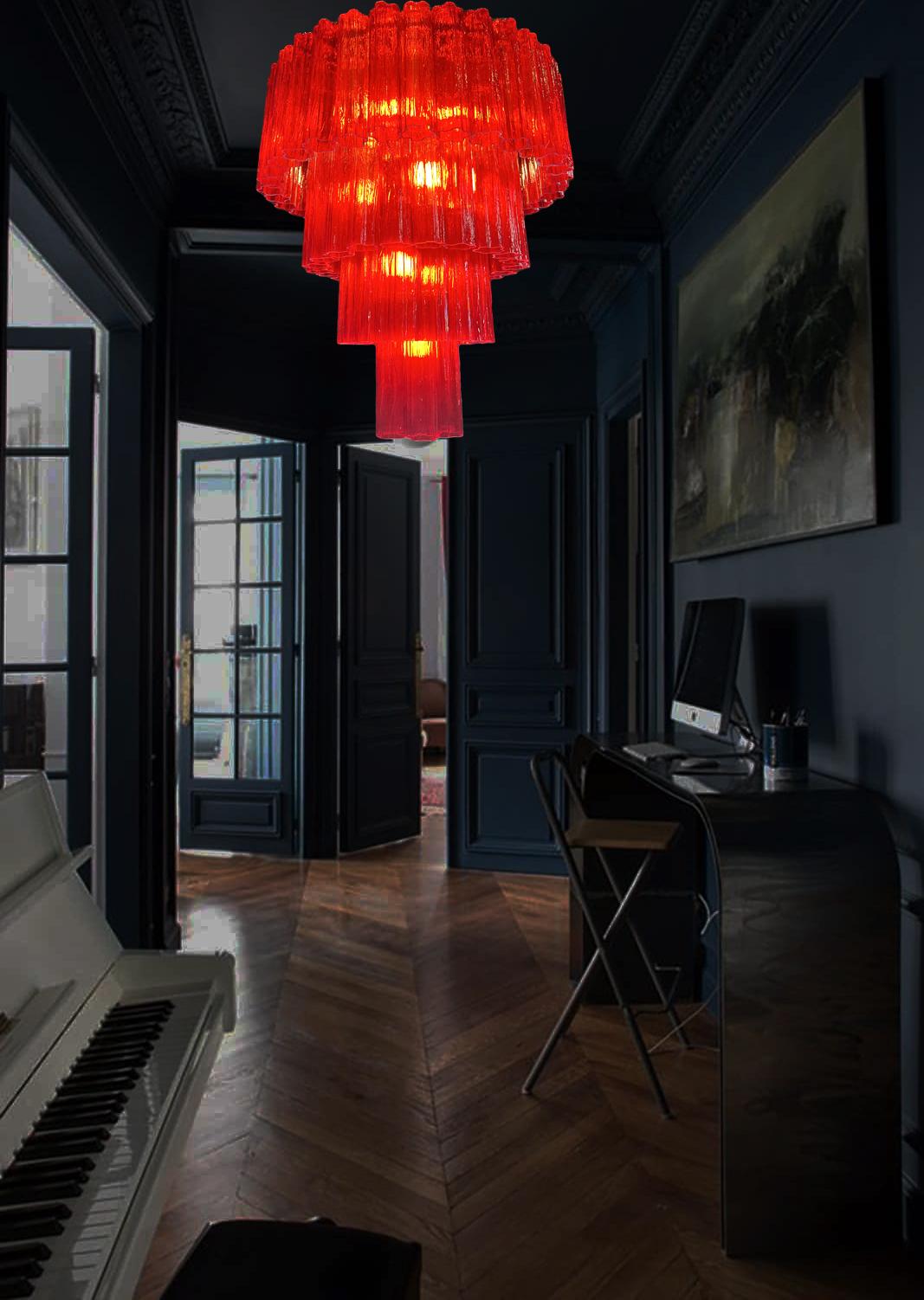 Pair Elegant and refined Italian Chandeliers by Valentina Planta, Murano For Sale 6